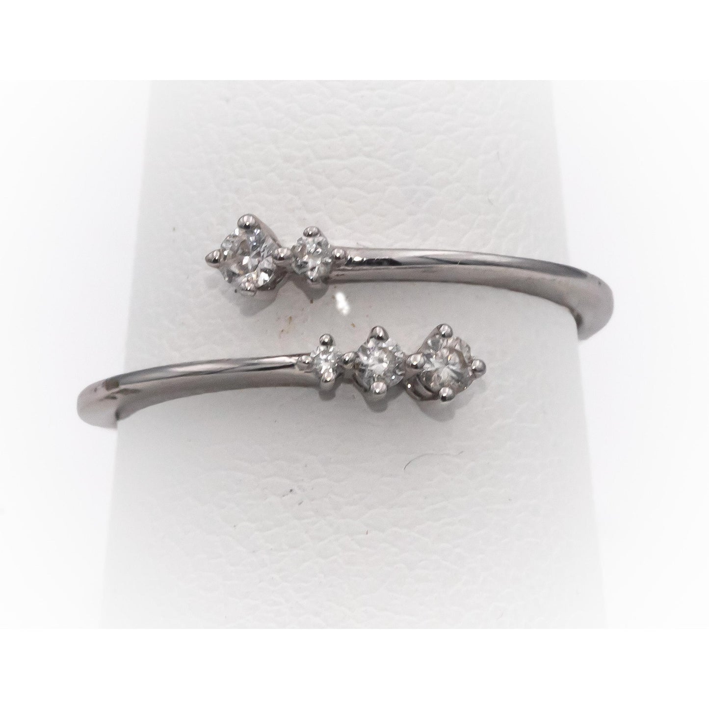 18k White Gold Round Diamond Wrap Around By Pass Ring 0.15CT Size 7.5