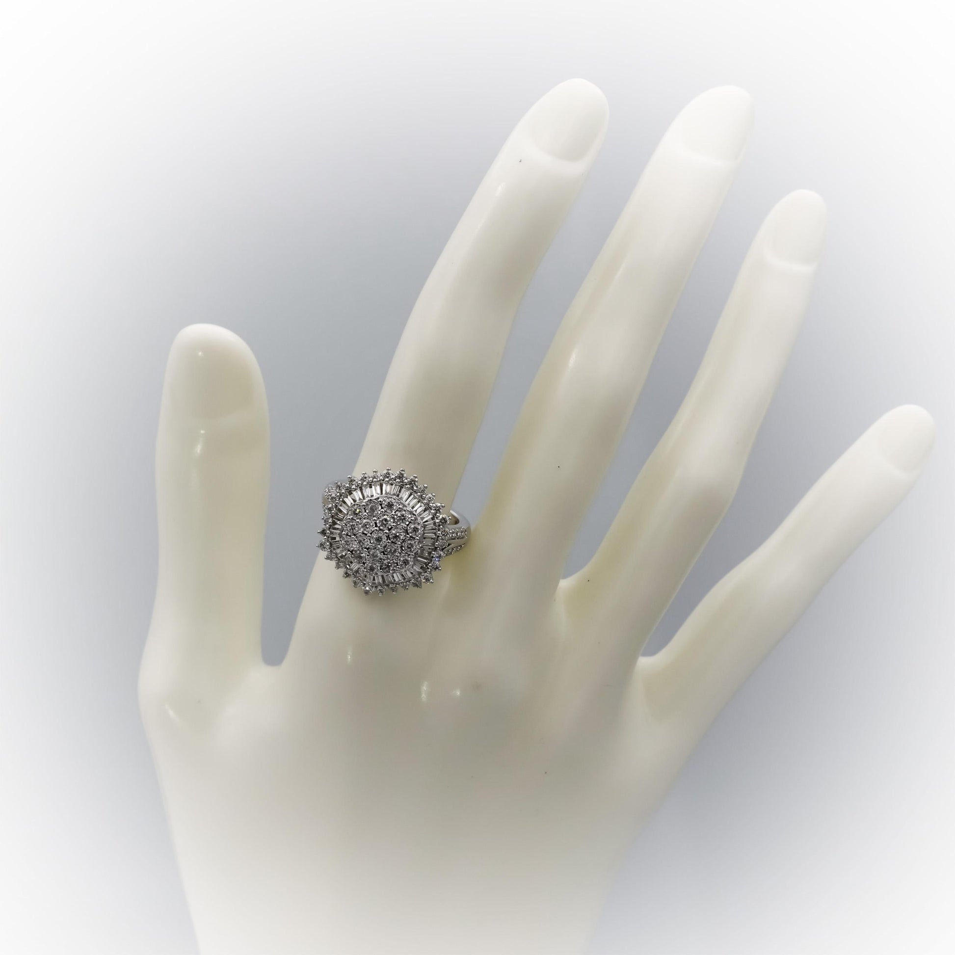 14k White Gold VS Round and Baguette Diamond Cluster Ring 1.50CT Size 7.25