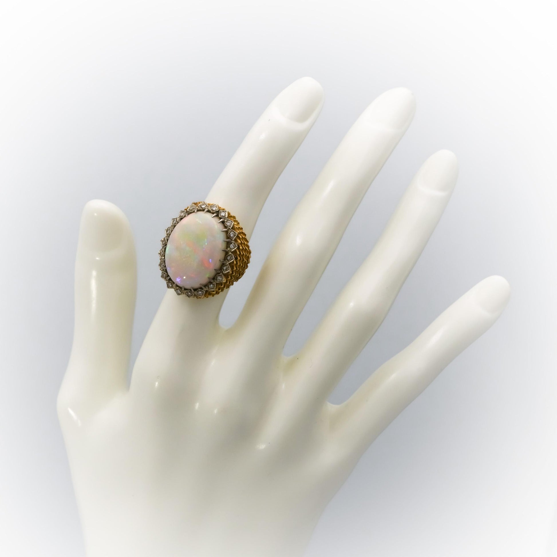 Vintage Antique Retro 18k Yellow Gold Diamond and Opal Ring 9.30CT Size 5.25