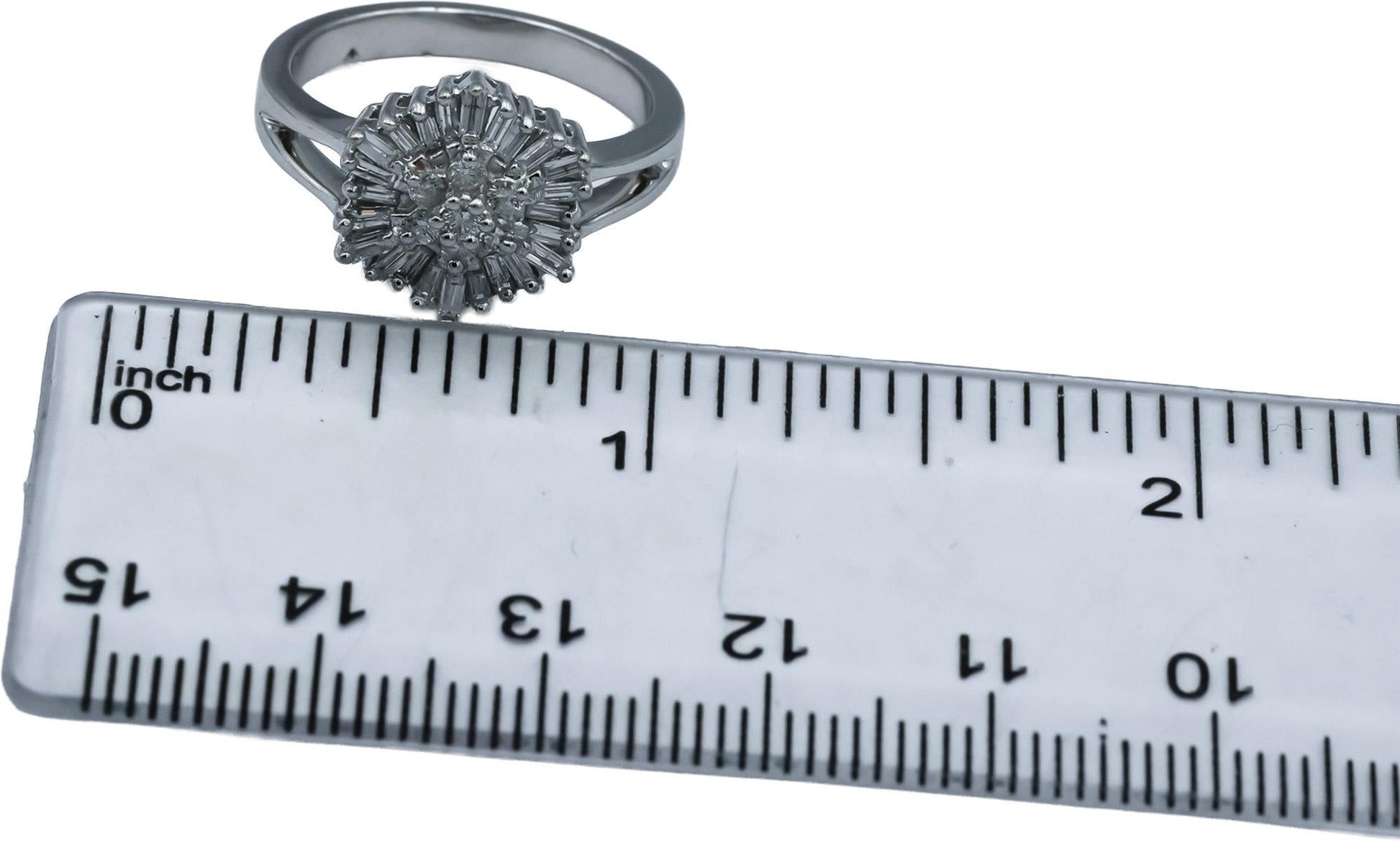 14k White Gold Round and Baguette Diamond Cluster Cocktail Ring 0.50CT Size 6.75