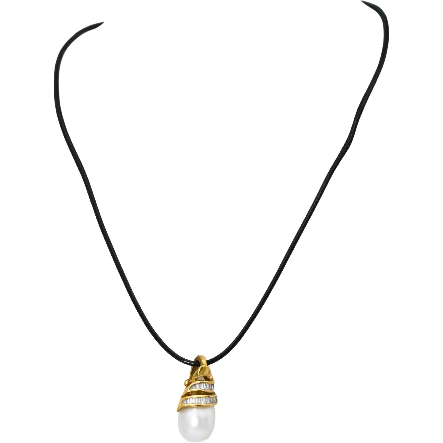 18k Yellow Gold VS Baguette Diamond and 11.0mm Pearl Pendant Necklace 0.25