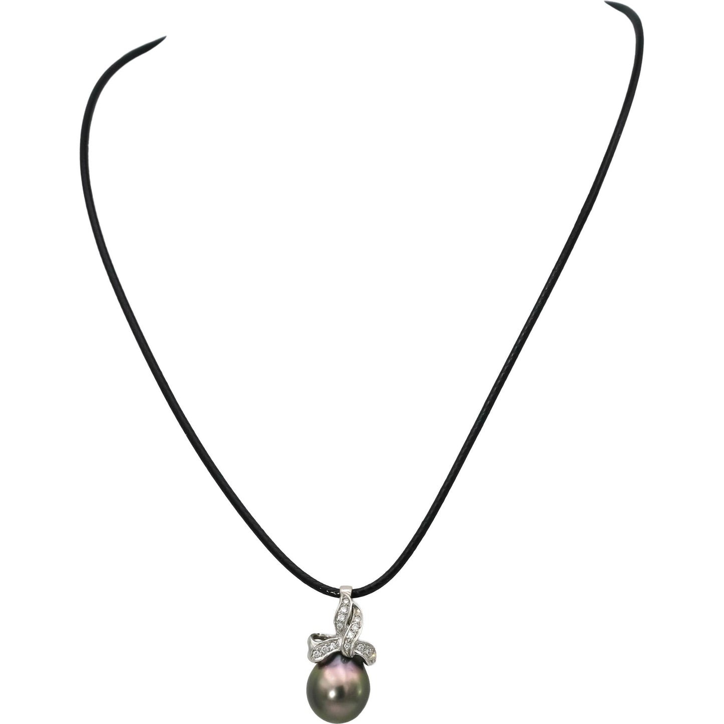 18k White Gold VS Round Diamond and 11.2mm Pearl Pendant Necklace 0.10CT