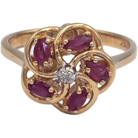 14k Yellow Gold Diamond and Ruby Floral Ring 0.51CT Size 6.25