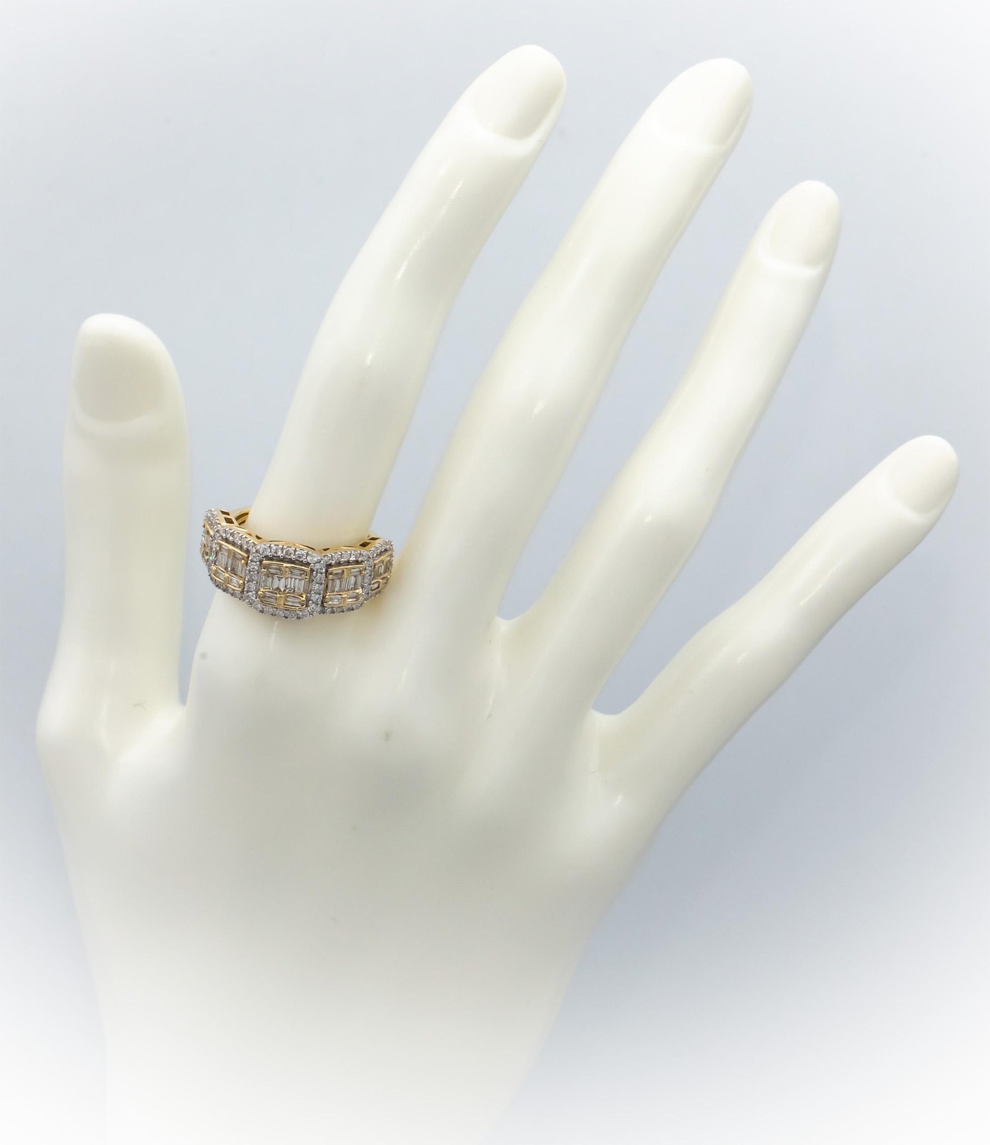 14k Yellow Gold Round and Baguette Cut Diamond Cocktail Ring 1.0CT Size 7