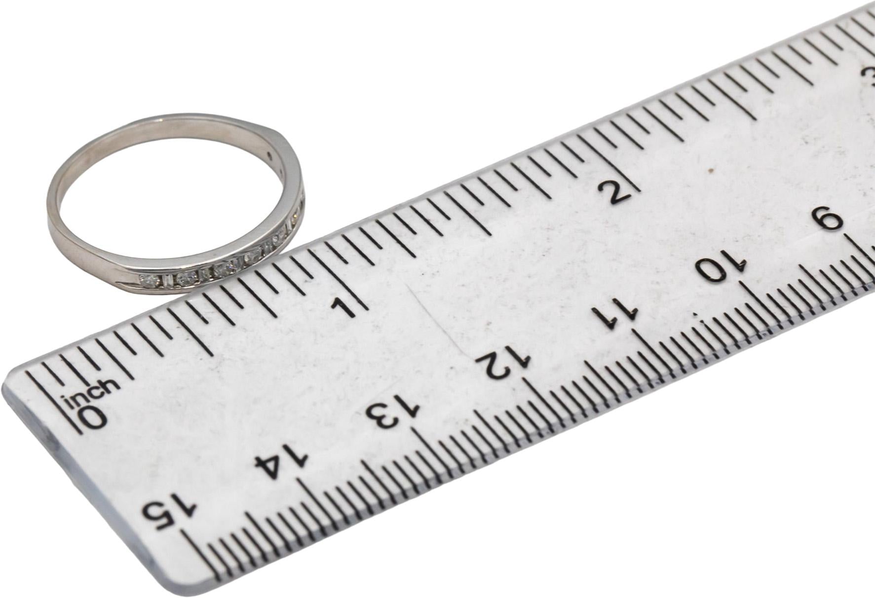 14k White Gold Round & Baguette Cut Diamond Anniversary Band Ring 0.25 Size 8