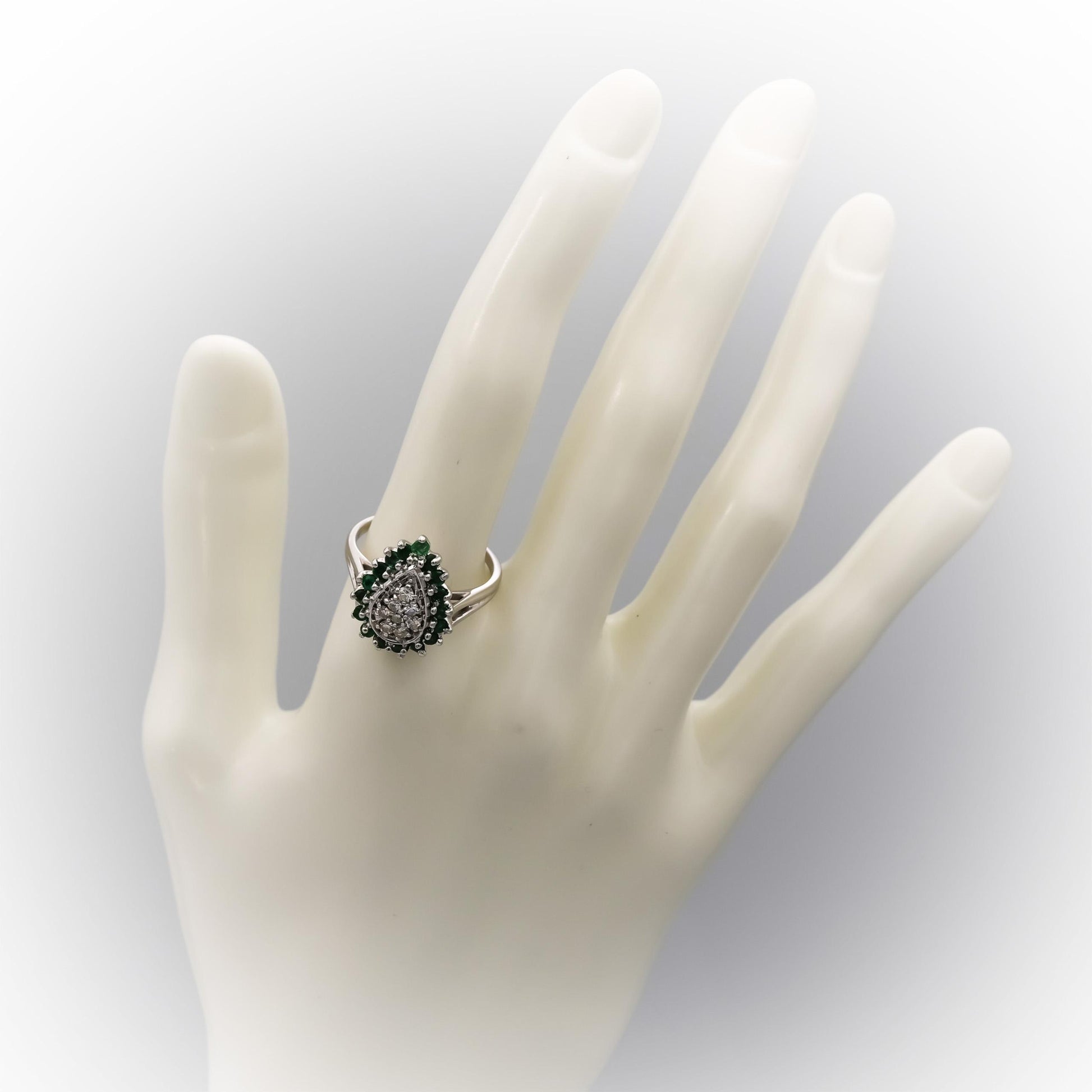 Vintage 14k White Gold Diamond & Emerald Cluster Cocktail Ring 0.61CT Size 8.25