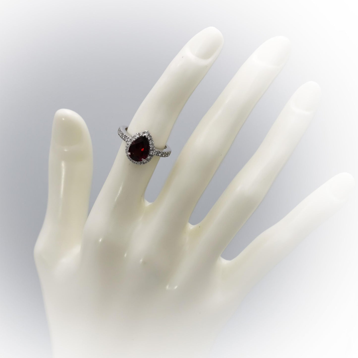 14k White Gold Diamond and Garnet Cocktail Ring 2.21CT Size 5.5