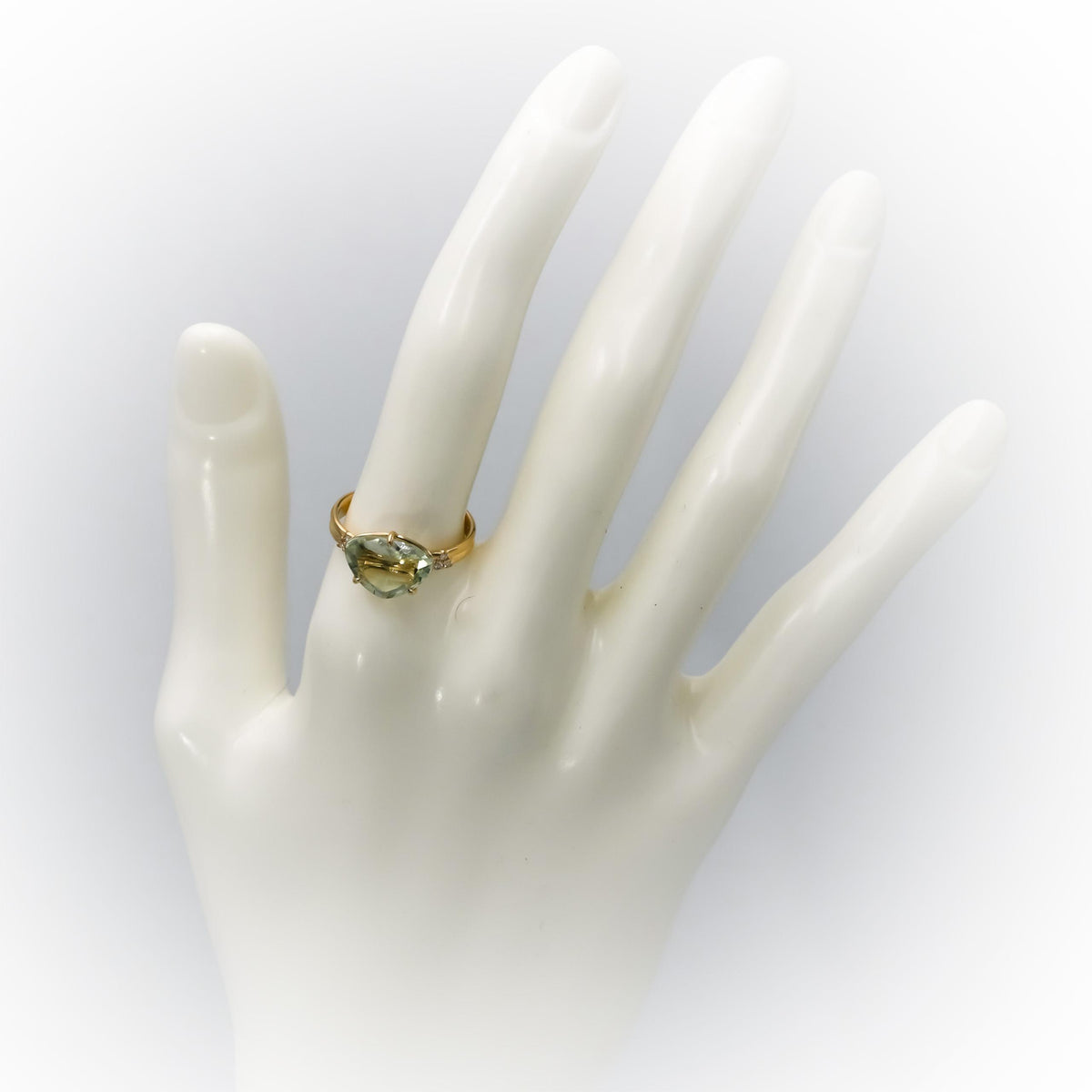 18k Yellow Gold Aquamarine Ring 2.0CT Size 7 w/ Diamond Accents