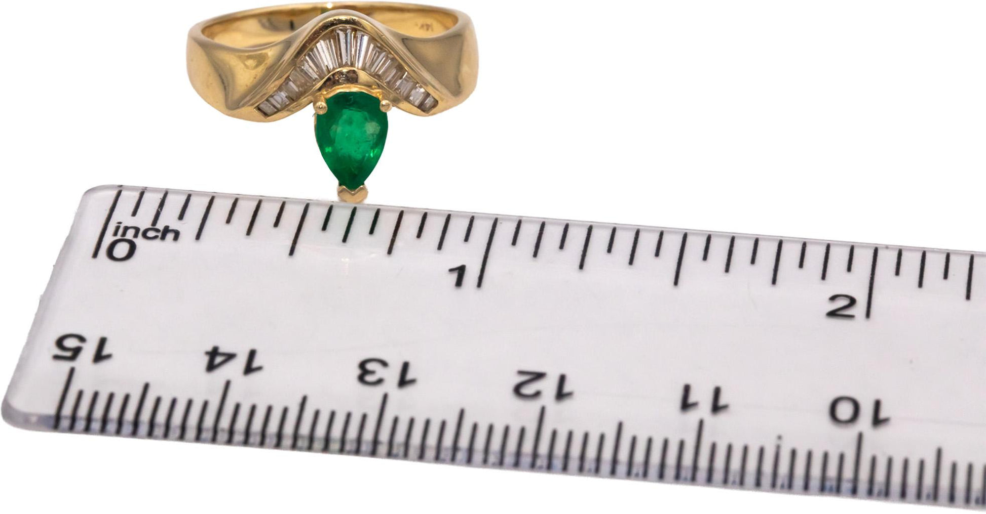 14k Yellow Gold 1.0CT VS Diamond and Emerald Ring Size 7.75