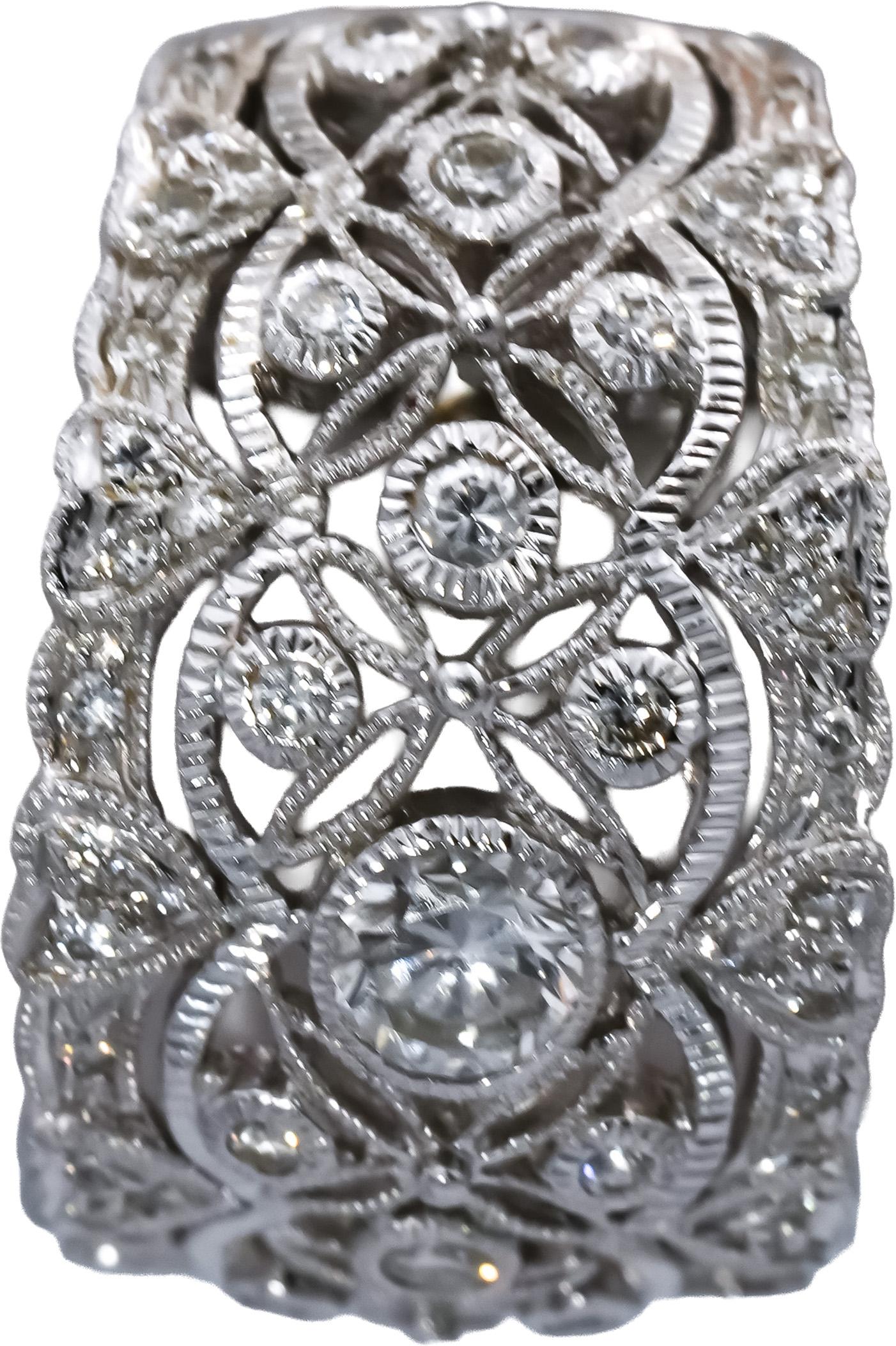 18k White Gold VS Round Diamond Floral Curved Earrings 1.14CT