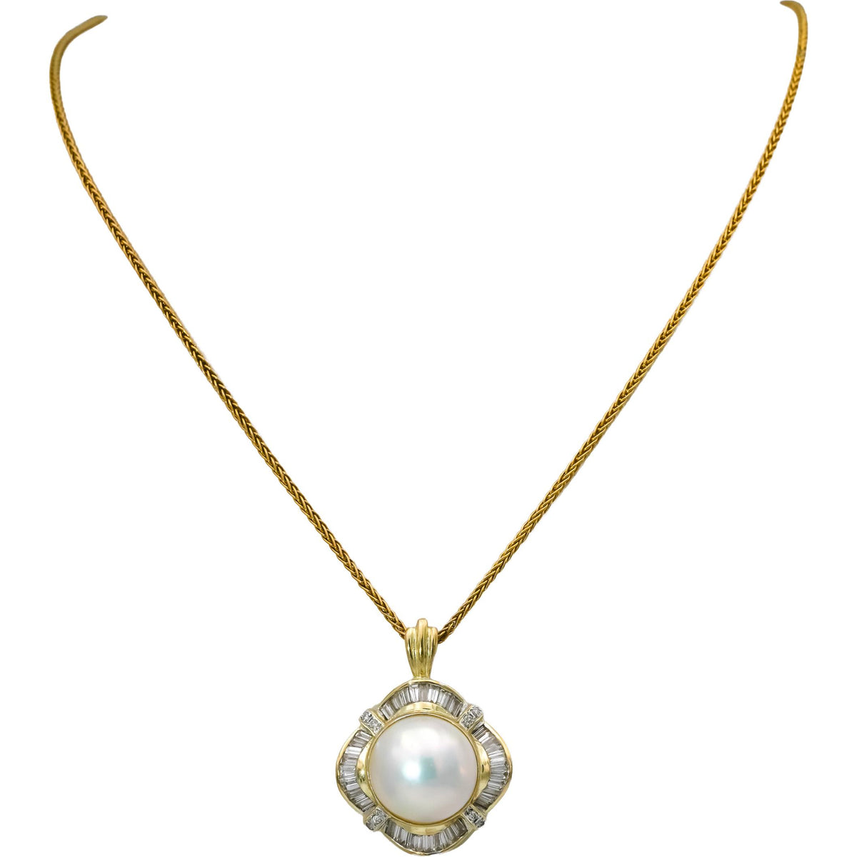 14k Yellow Gold VS Diamond and 14.0mm Mabe Pearl Pendant Necklace 1.50CT