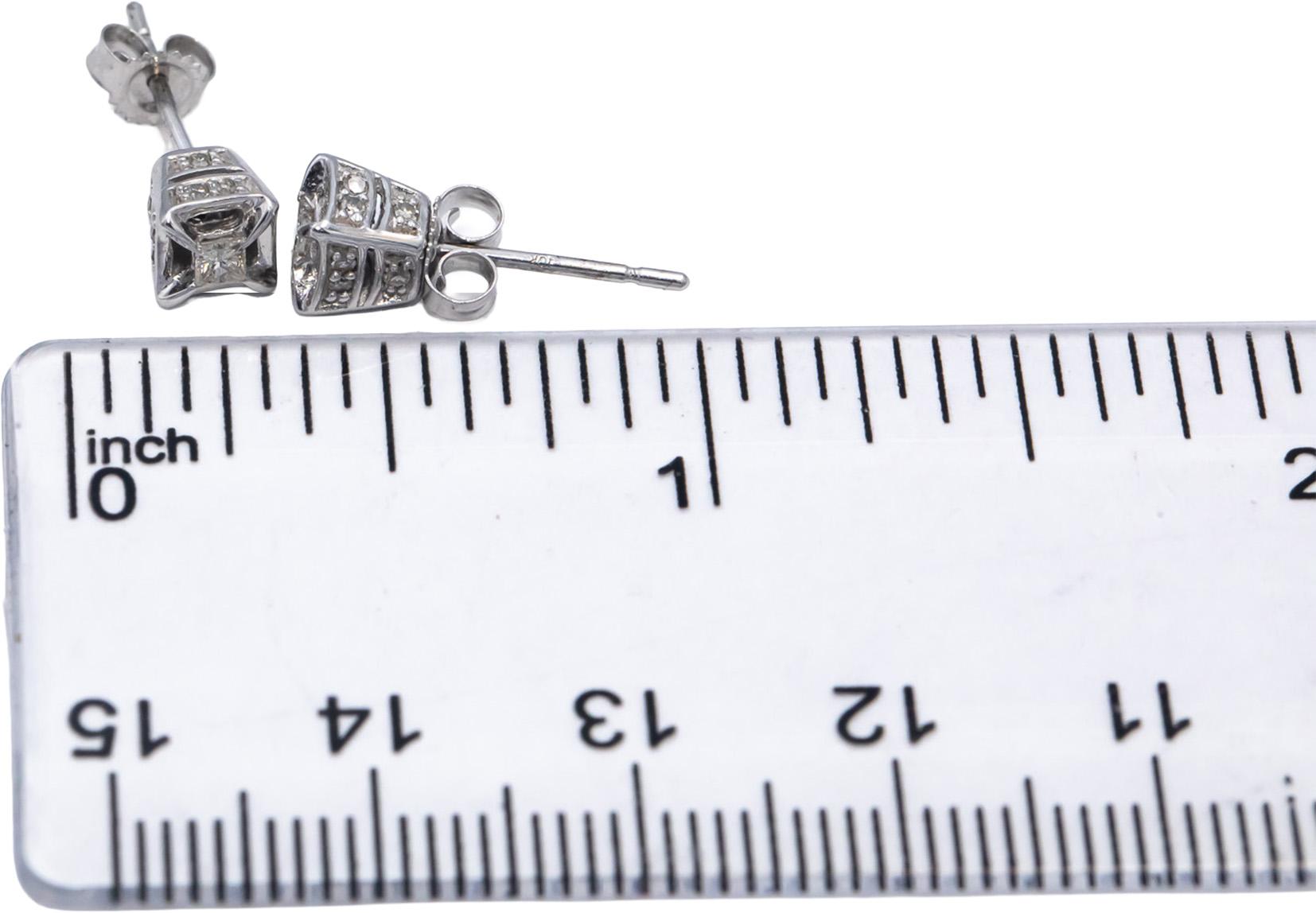 10k White Gold Round & Princess Cut Diamond Stud Earrings 0.25CT
