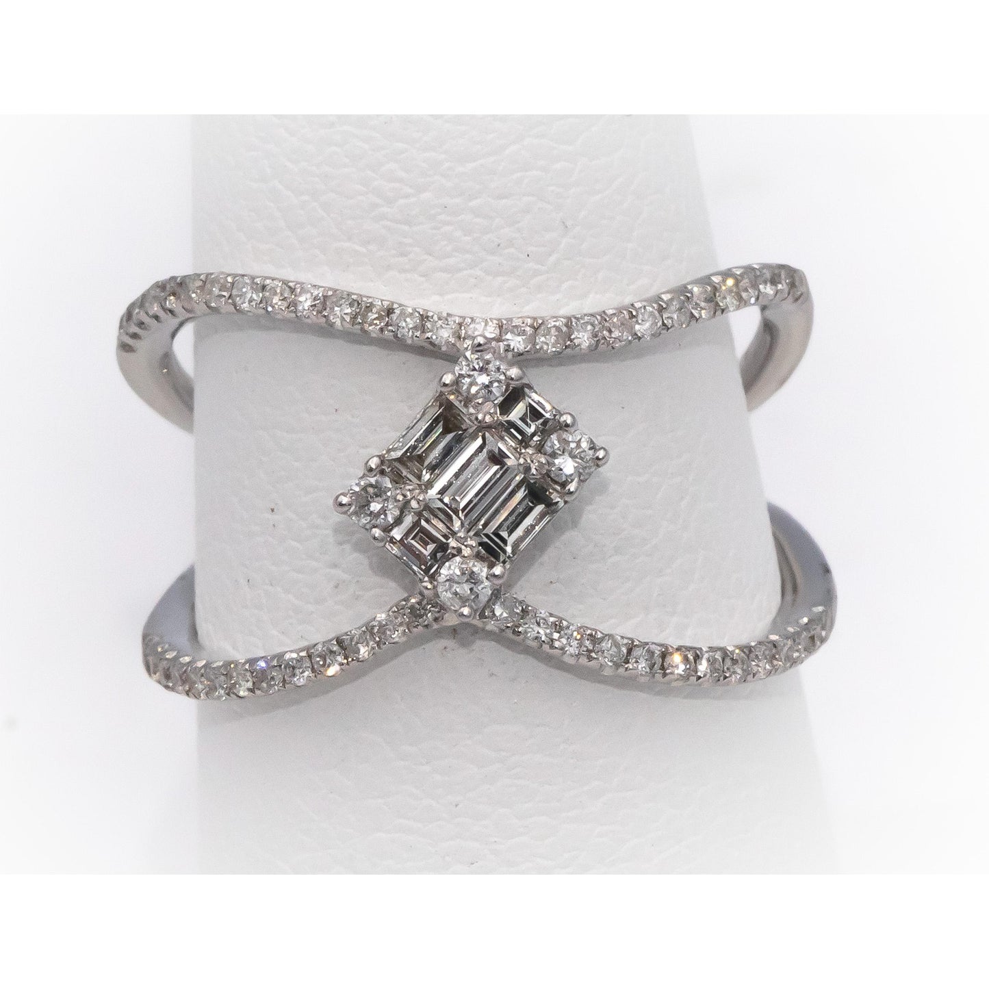 18k White Gold VS Emerald & Round Diamond Statement Ring 0.50CT Size 7.25