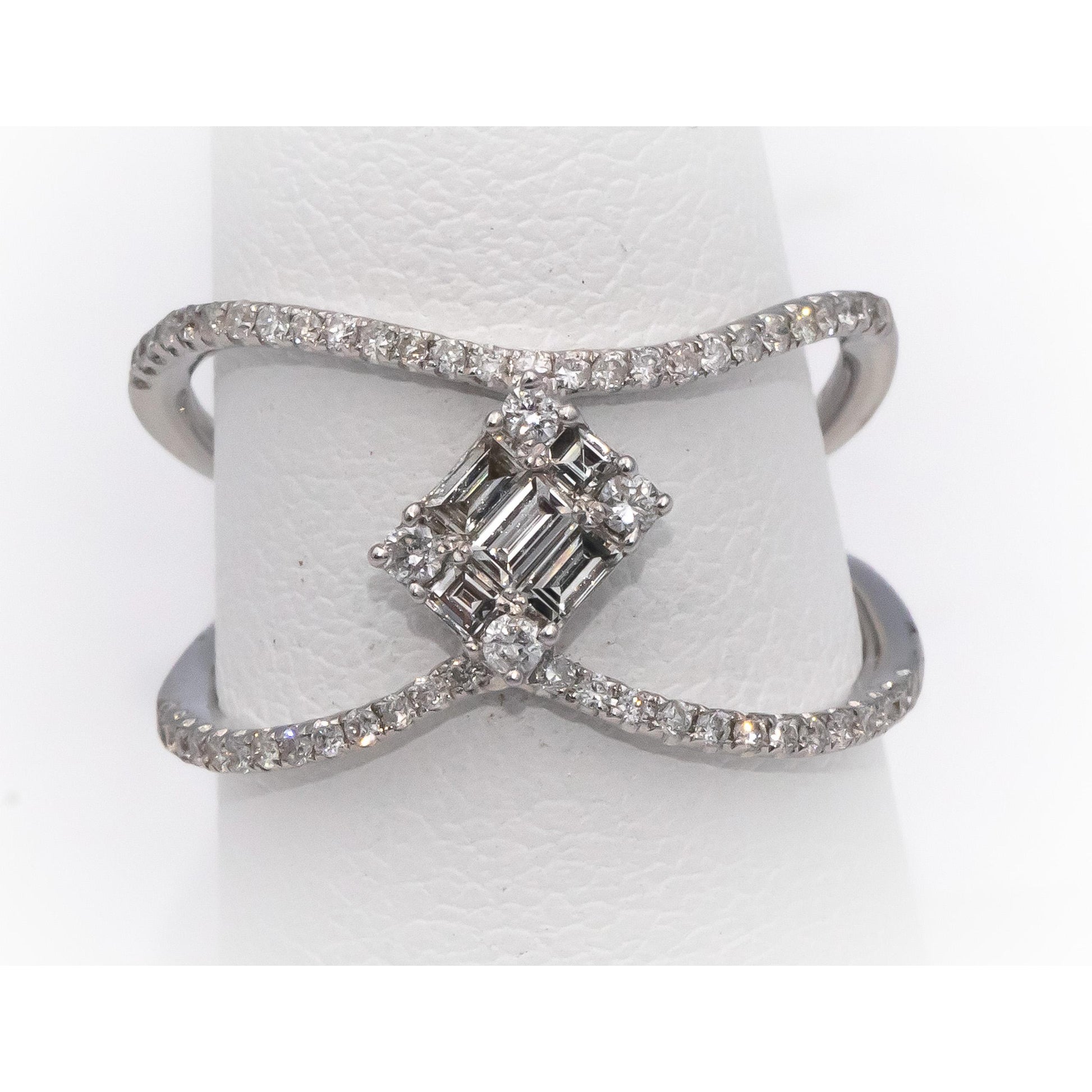 18k White Gold VS Emerald & Round Diamond Statement Ring 0.50CT Size 7.25