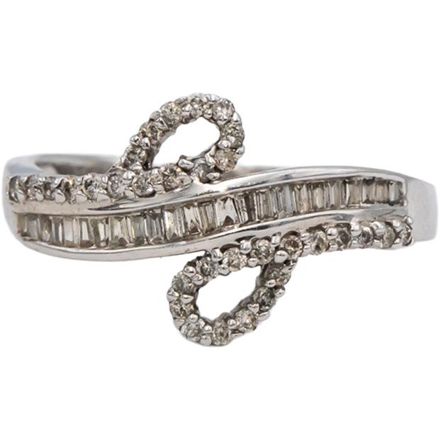 14k White Gold Round & Baguette Diamond Cocktail Ring 0.35CT Size 7.5