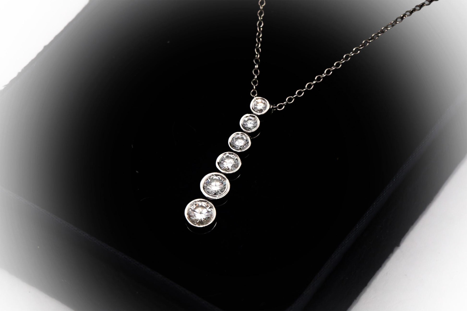 TIFFANY & CO Platinum 0.50CT VS Diamond Jazz Pendant Necklace $6400 Retail