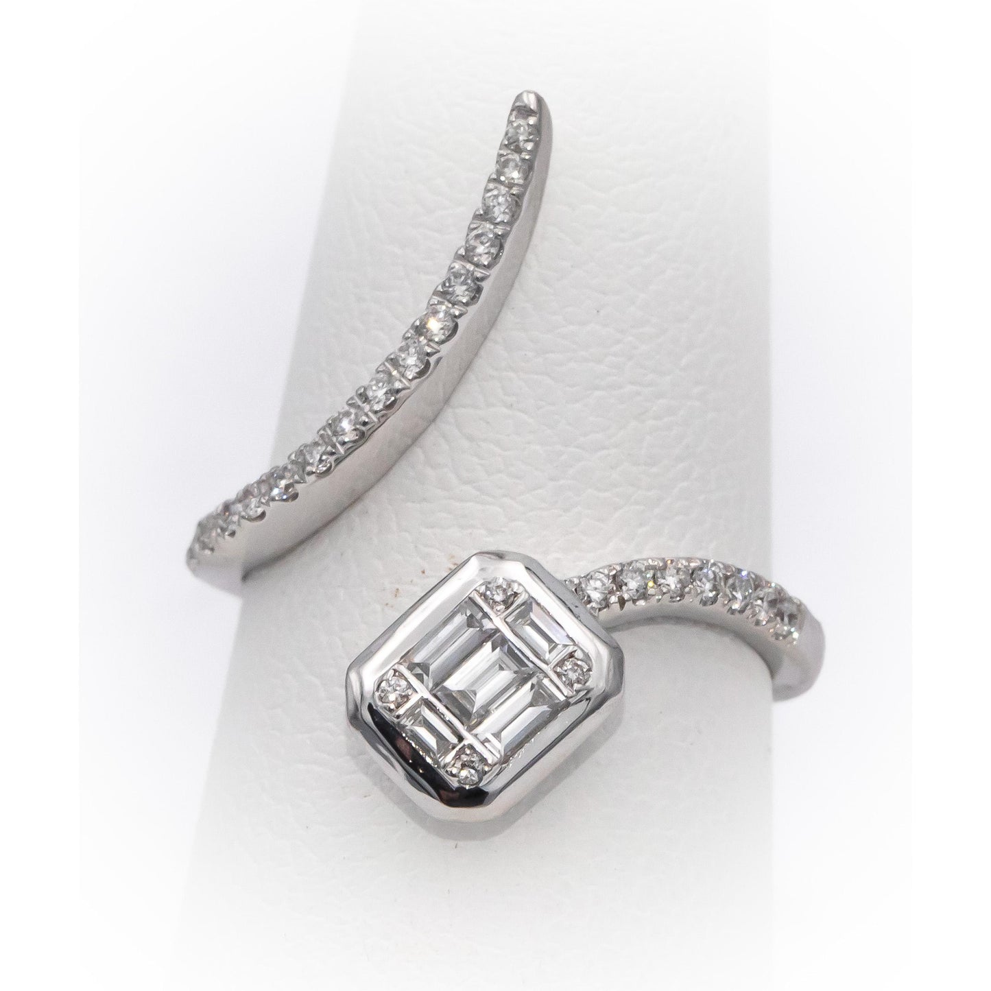 18k White Gold VS Round and Emerald Cut Diamond Bypass Ring 0.35CT Size 7.25