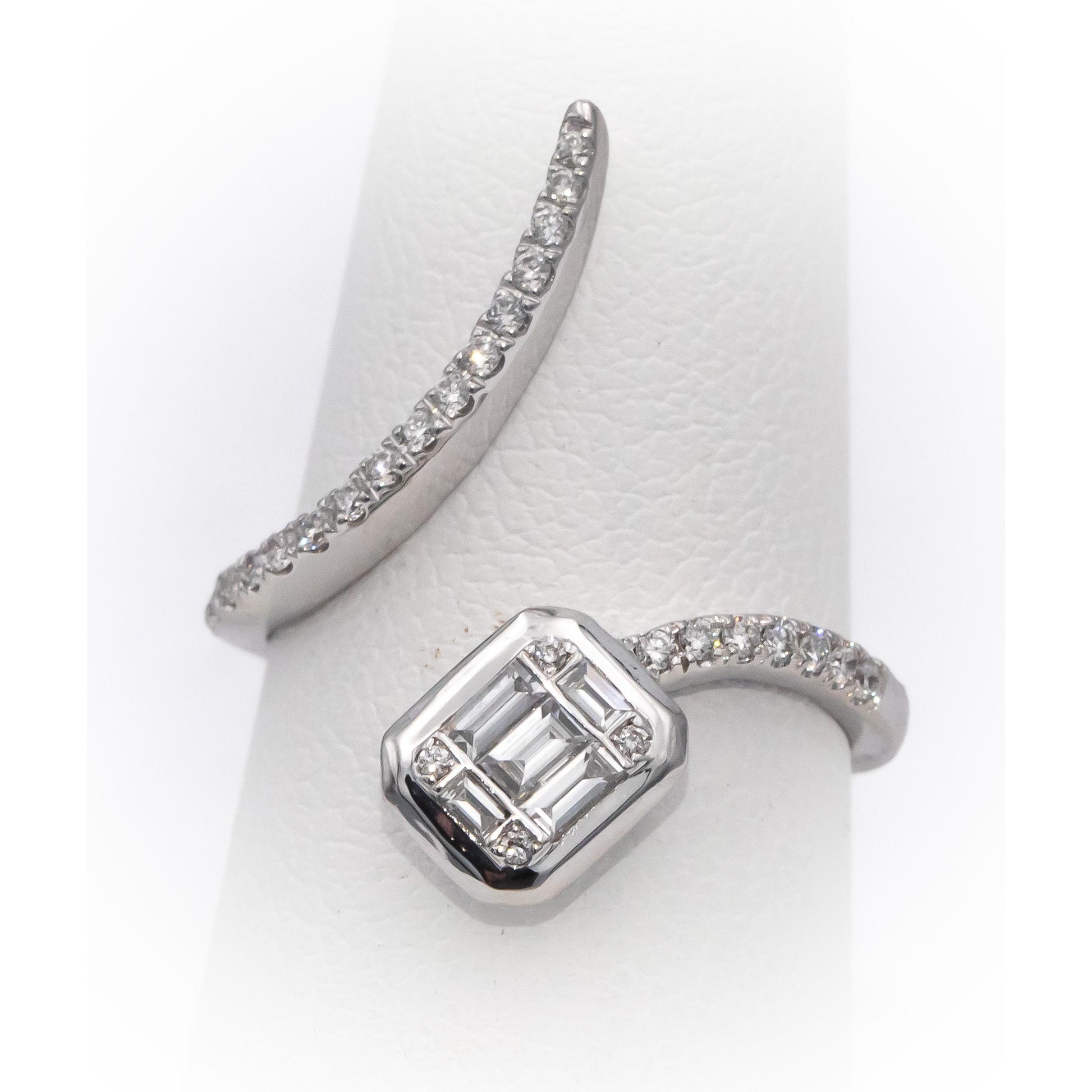 18k White Gold VS Round and Emerald Cut Diamond Bypass Ring 0.35CT Size 7.25