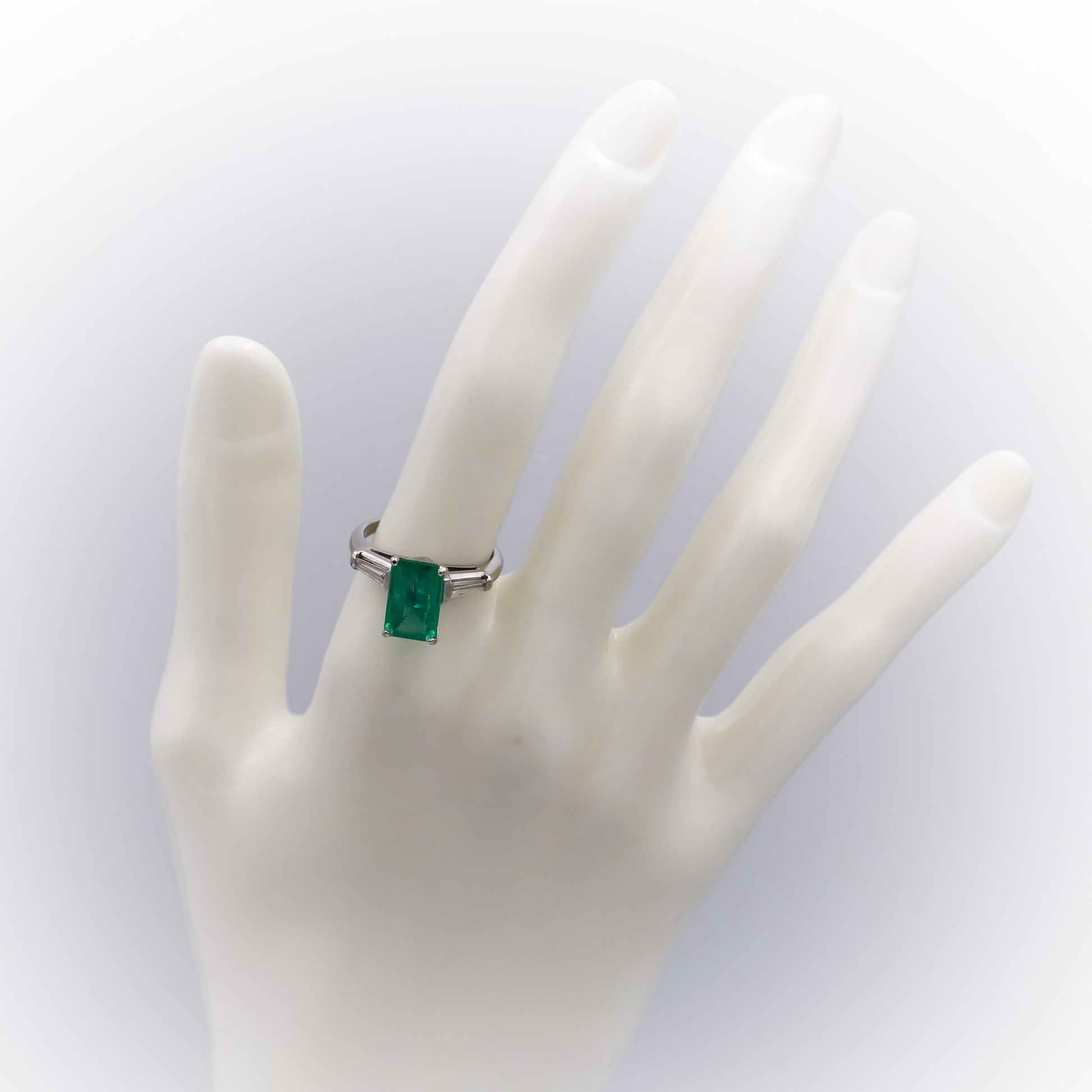 Platinum VS Diamond and Emerald Cocktail Ring 2.93CTW Size 6.25