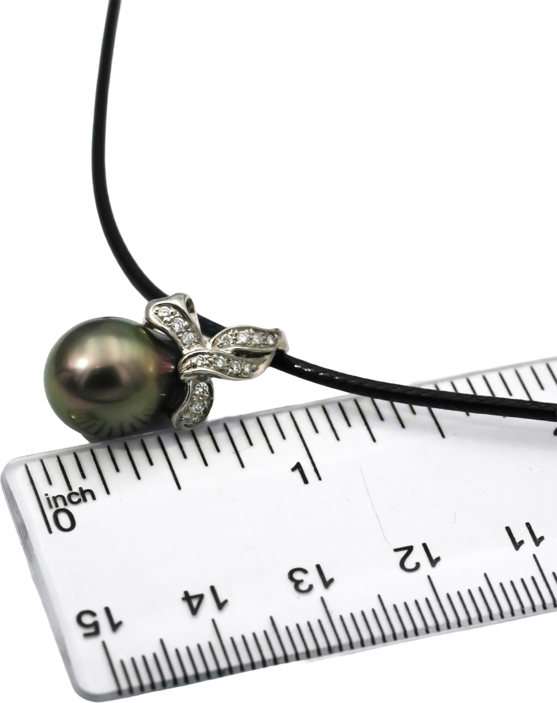 18k White Gold VS Round Diamond and 11.2mm Pearl Pendant Necklace 0.10CT
