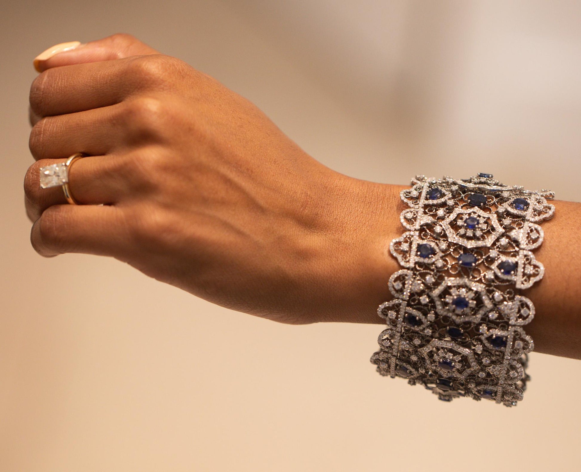 Diamond & Vibrant Blue Sapphire 18k White Gold Formal Bracelet 28.5CT