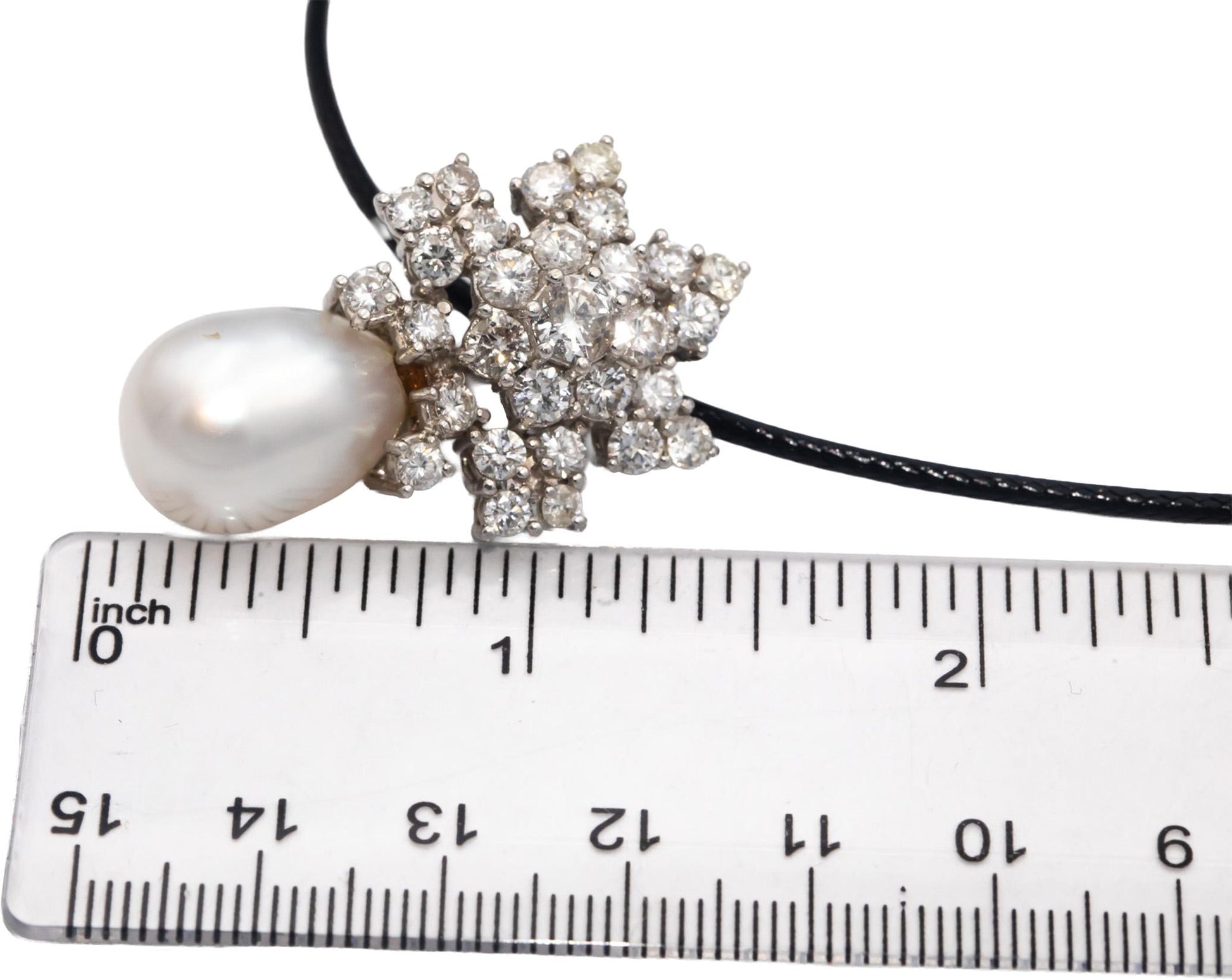 CGL 18k White Gold VS Round Diamond & 16.3 x 2.74mm Pearl Pendant 4.80CT