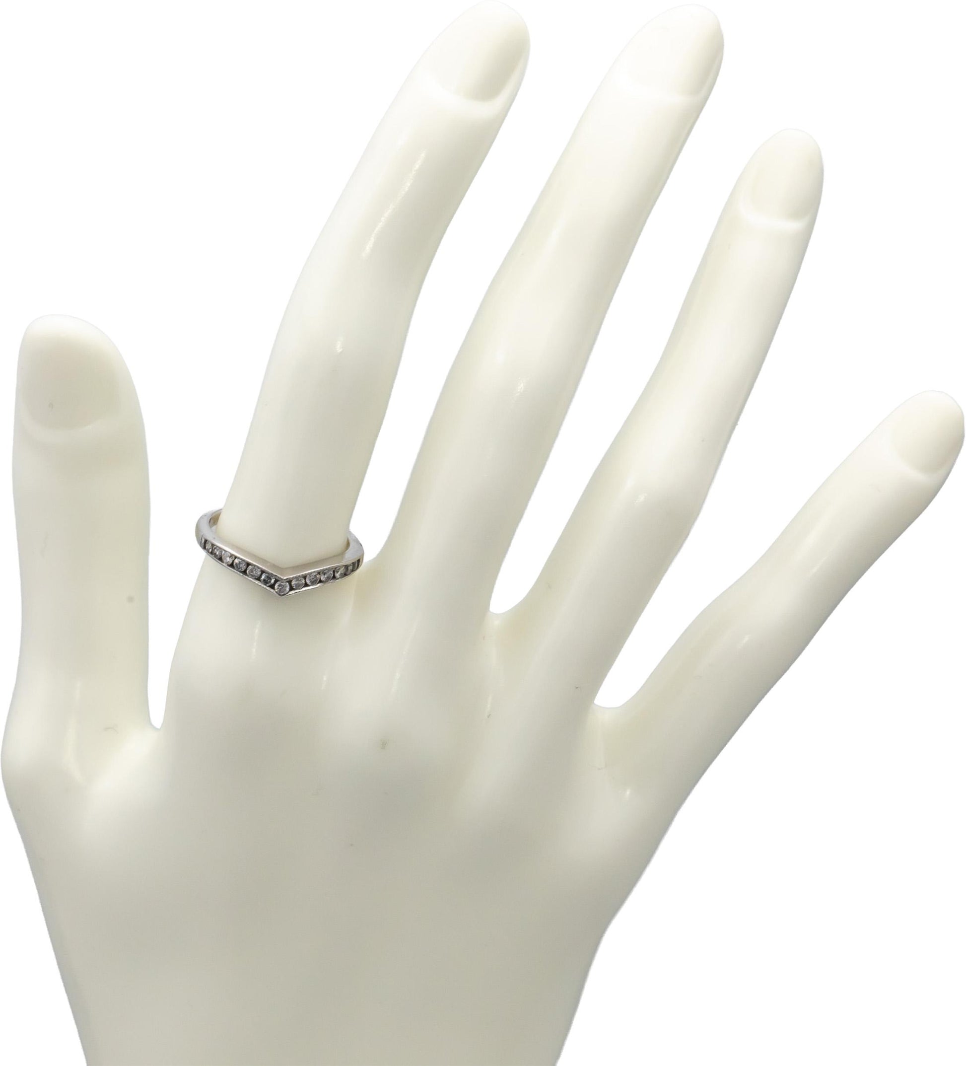 14k White Gold Channel Set Diamond Wishbone Chevron Band Ring 0.15CT Size 6.25