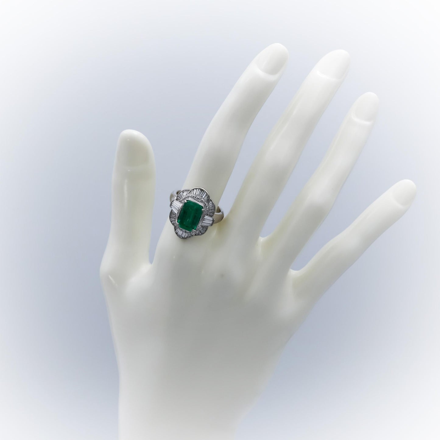 Platinum VS Diamond and Emerald Cocktail Ring 4.0CTW Size 7