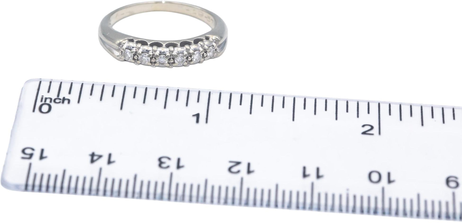 Vintage 1950s 14k White Gold 0.15CT Round Cut Diamond Band Ring Size 6