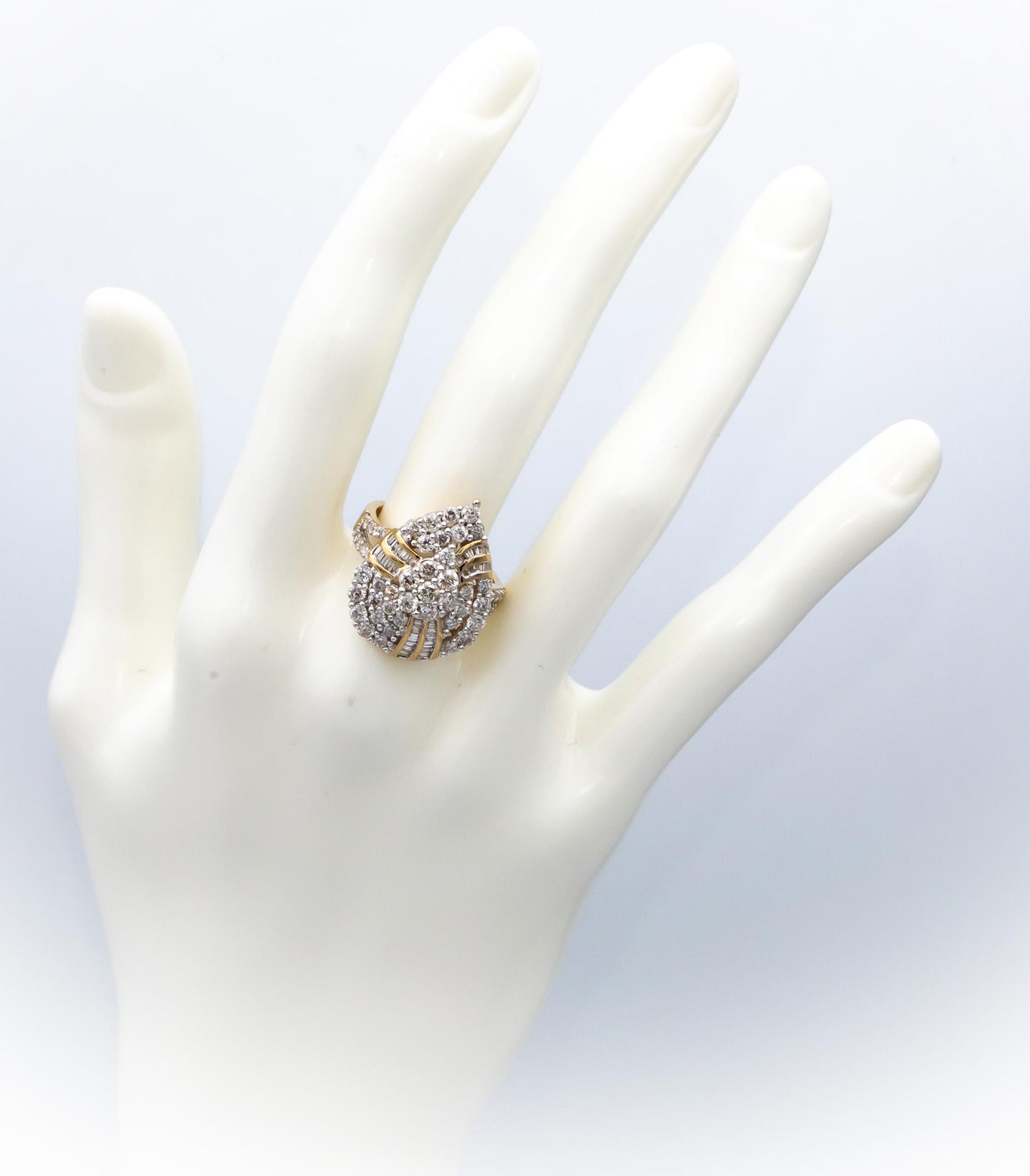 10k Yellow Gold Round and Baguette Diamond Cluster Cocktail Ring 2.0CT Size 7