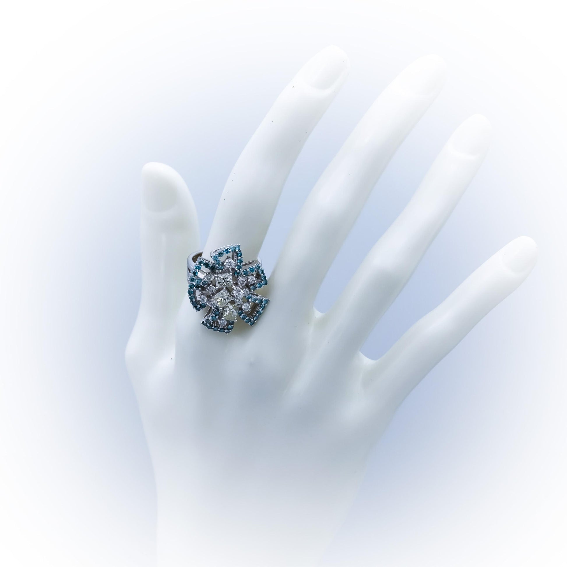 18k White Gold White Light Yellow Blue Diamond Flower Ring 2.50CT Size 6.75