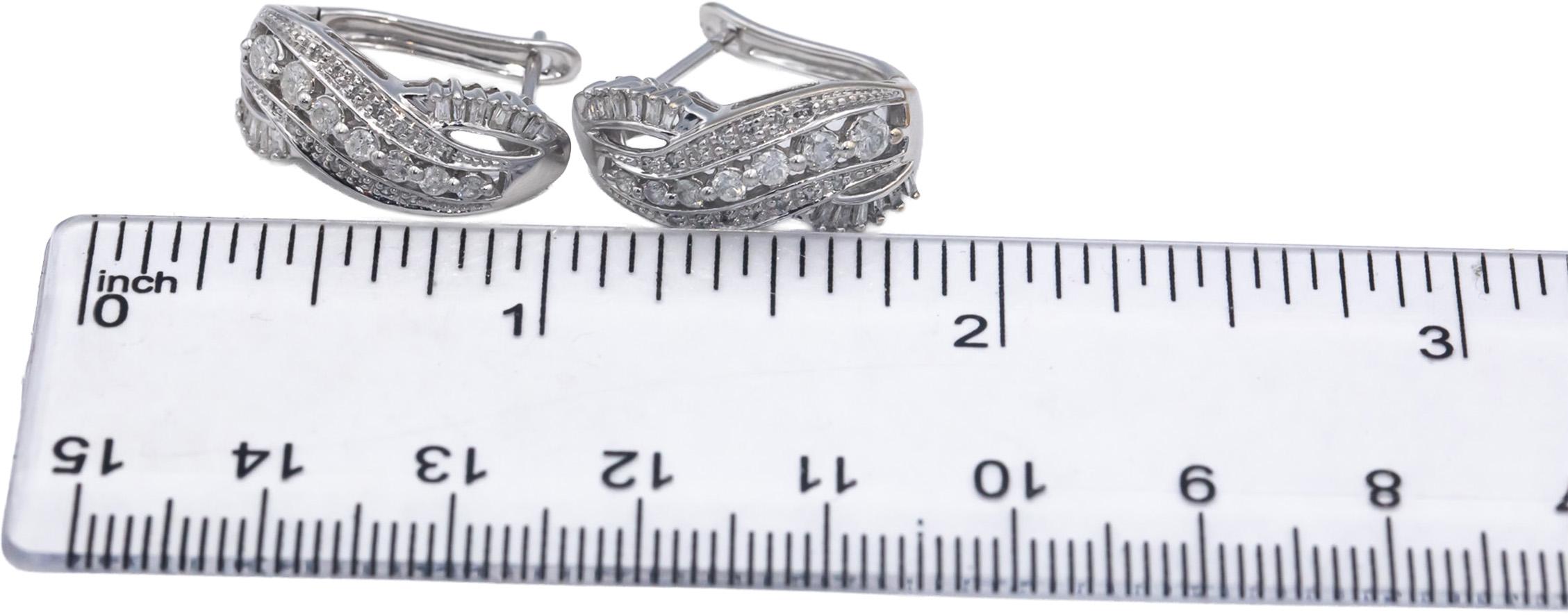 10k White Gold Round and Baguette Cut Curved Earrings 0.50CT