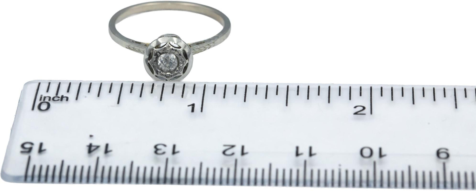 Vintage Antique 18k White Gold Round Diamond Solitaire Ring 0.16CT Size 7.25
