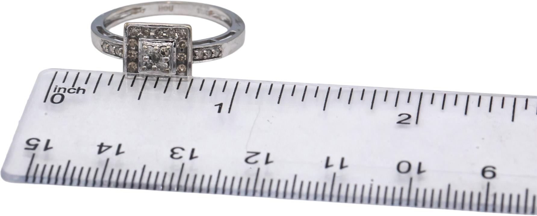 10k White Gold Round Diamond Cocktail Ring 0.25CT Size 8.25