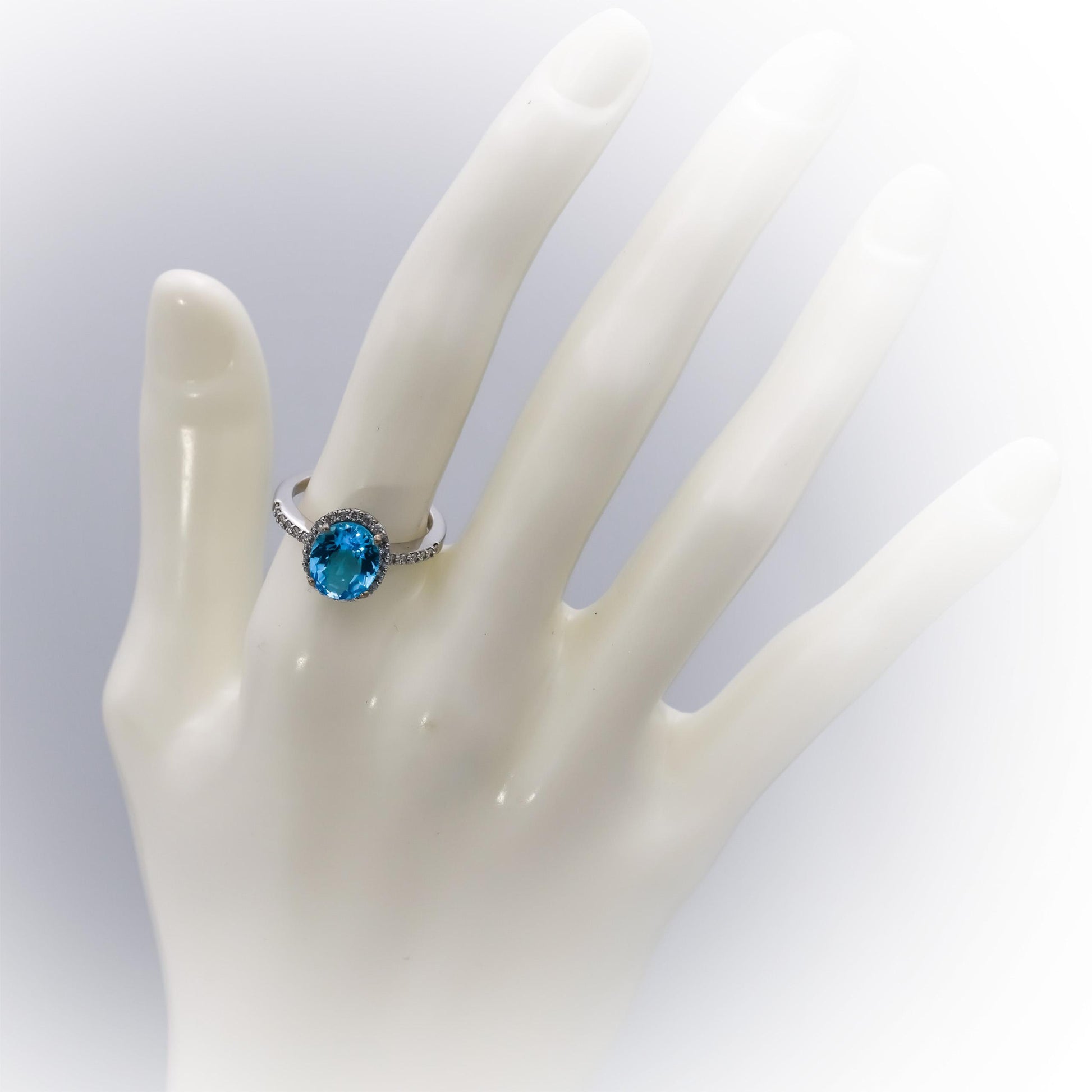 18k White Gold Diamond and Topaz Cocktail Ring 3.38CT Size 6.75