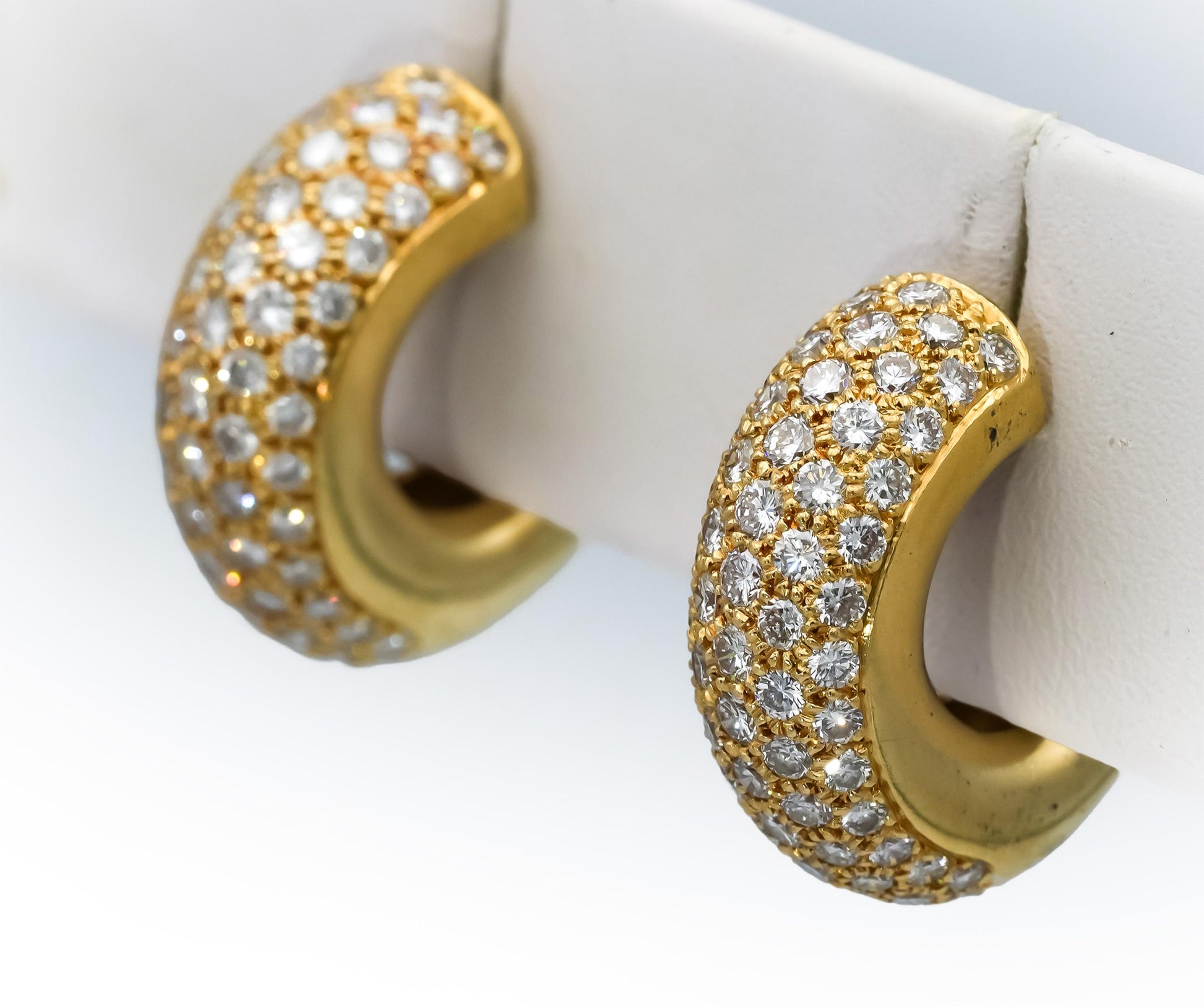 18k Yellow Gold VS Round Diamond Half Hoop Curved Cluster Earrings 2.50CT