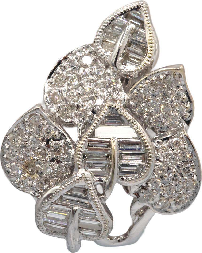 18k White Gold 1.0CT VS Diamond Floral Curved Earrings