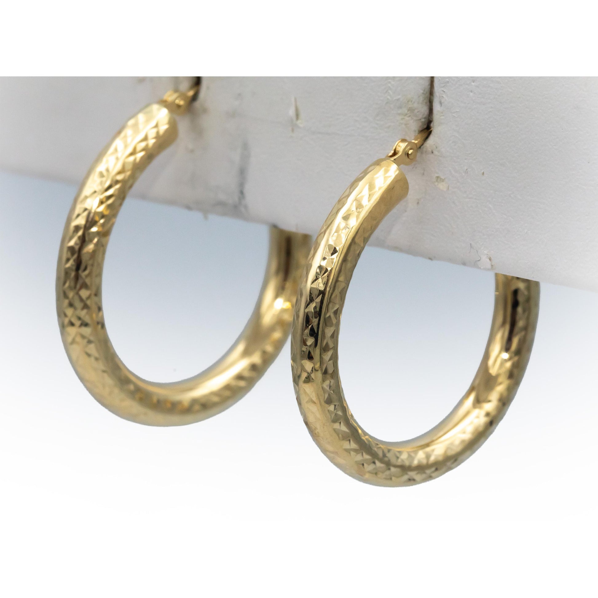 14k Yellow Gold 30.0mm Diameter Diamond Cut Textured Hoop Earrings