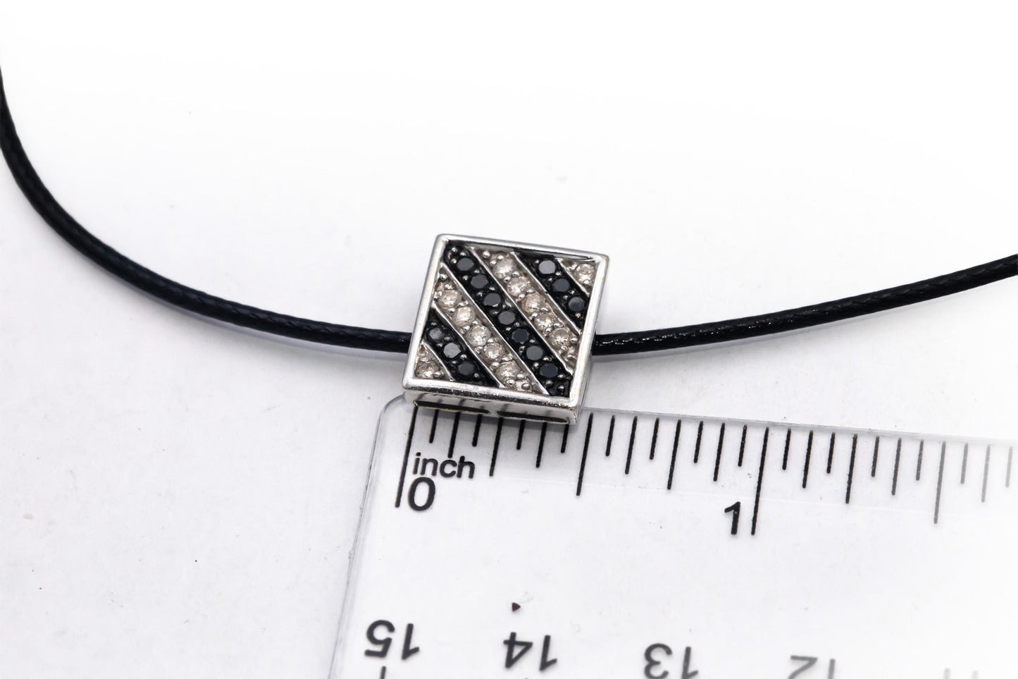 14k White Gold Round Black & White Diamond Pendant Necklace 0.50CT