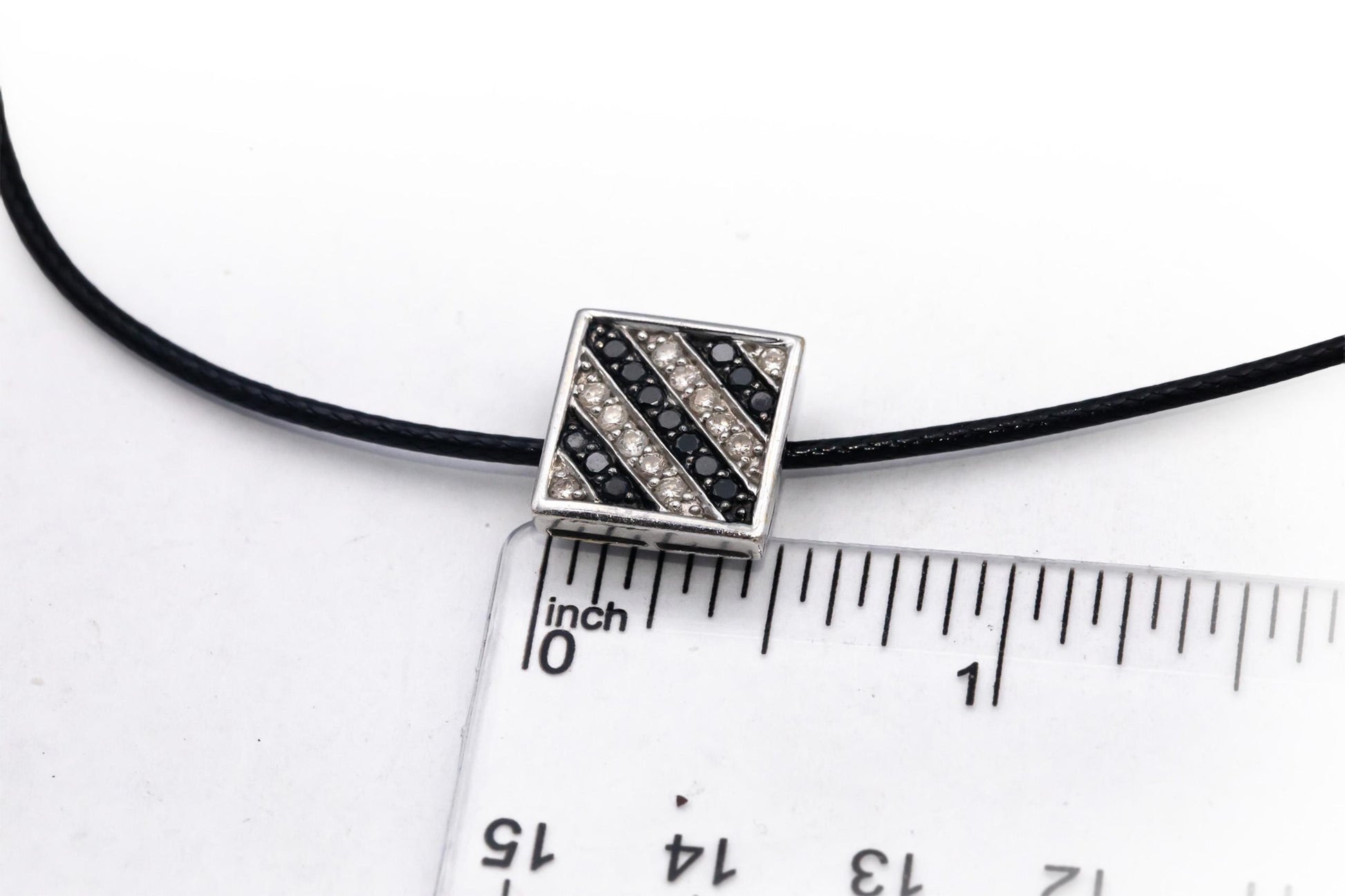 14k White Gold Round Black & White Diamond Pendant Necklace 0.50CT