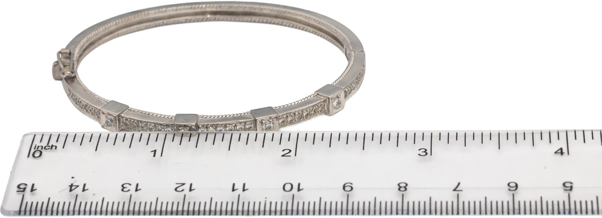 18k White Gold VS Round Diamond Bangle Bracelet 0.58CT