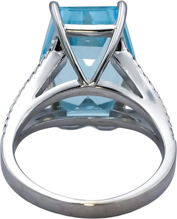 14k White Gold Blue Topaz and VS Diamond Cocktail Ring 8.25CTW Size 8.75