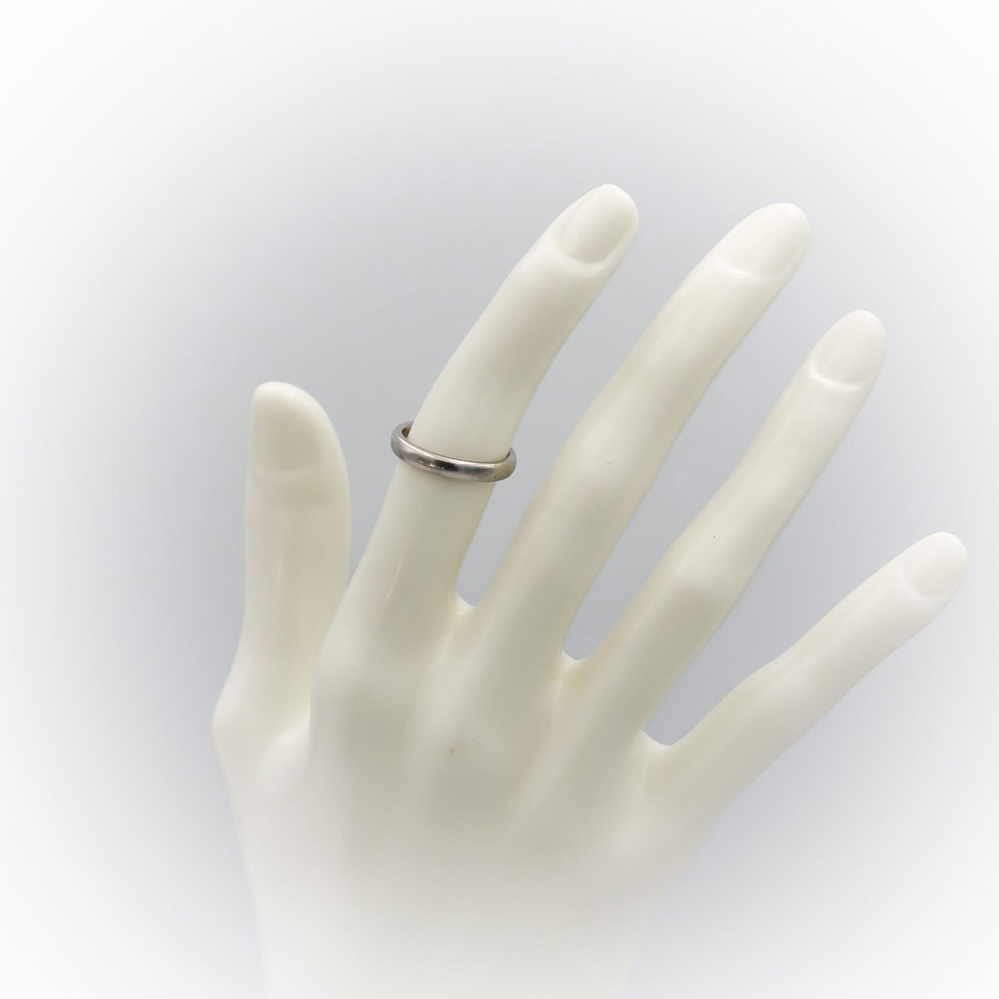 TIFFANY & CO. Platinum Band Ring Size 5.5