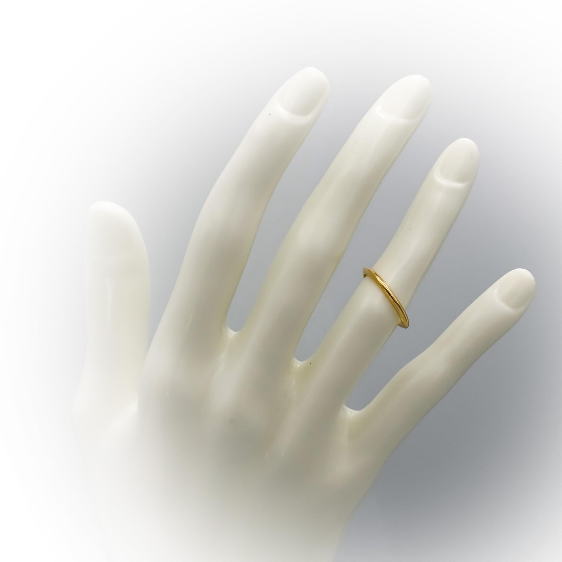 TIFFANY & CO. 18k Yellow Gold 2mm Wide Band Ring Size 4.5