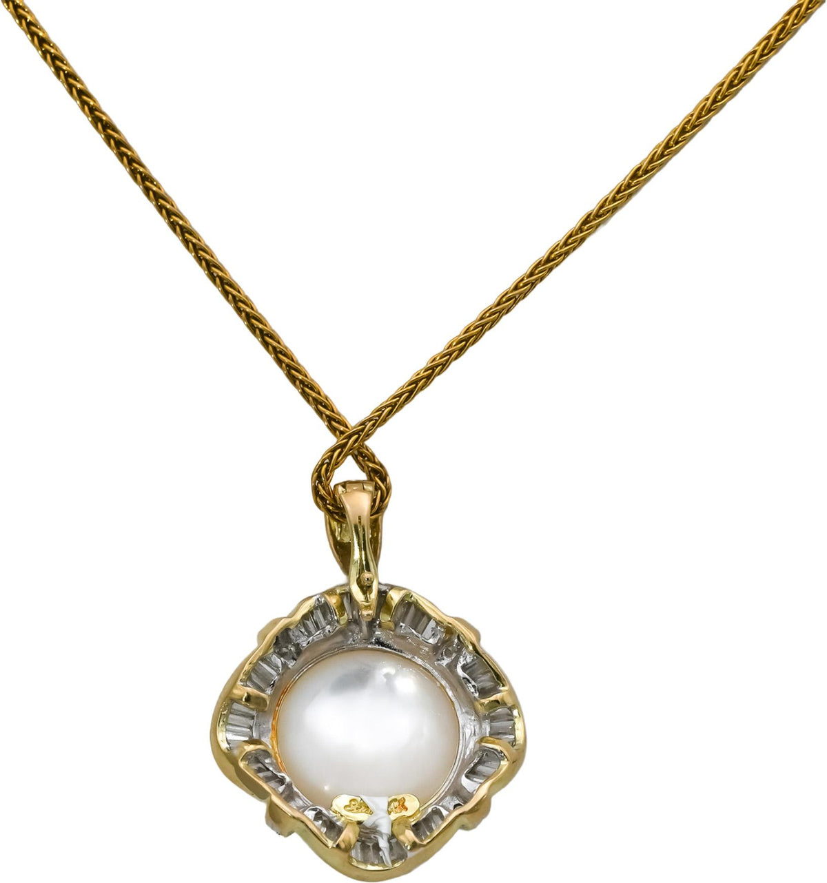 14k Yellow Gold VS Diamond and 14.0mm Mabe Pearl Pendant Necklace 1.50CT