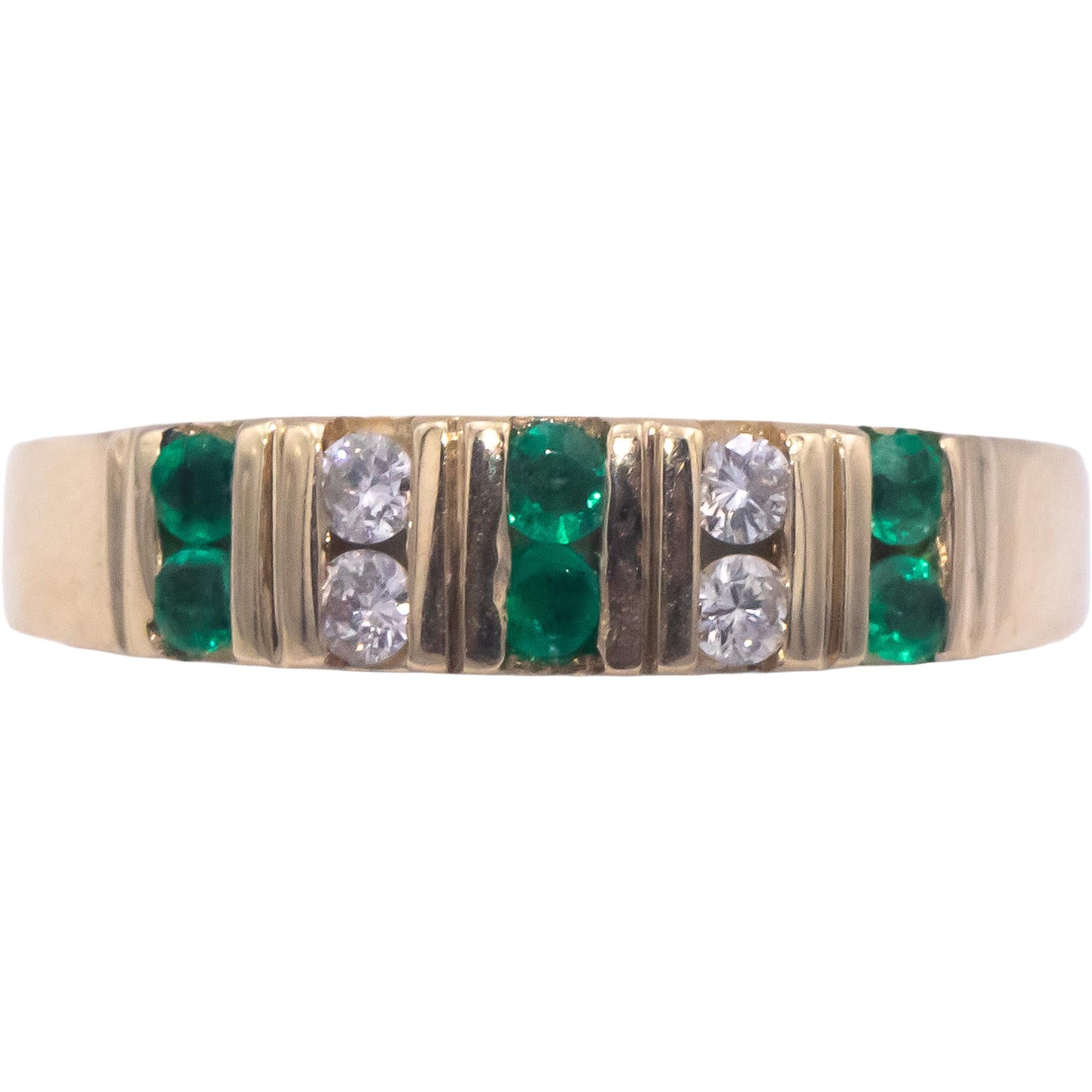 14k Yellow Gold 0.30CT Diamond and Emerald Band Ring Size 7