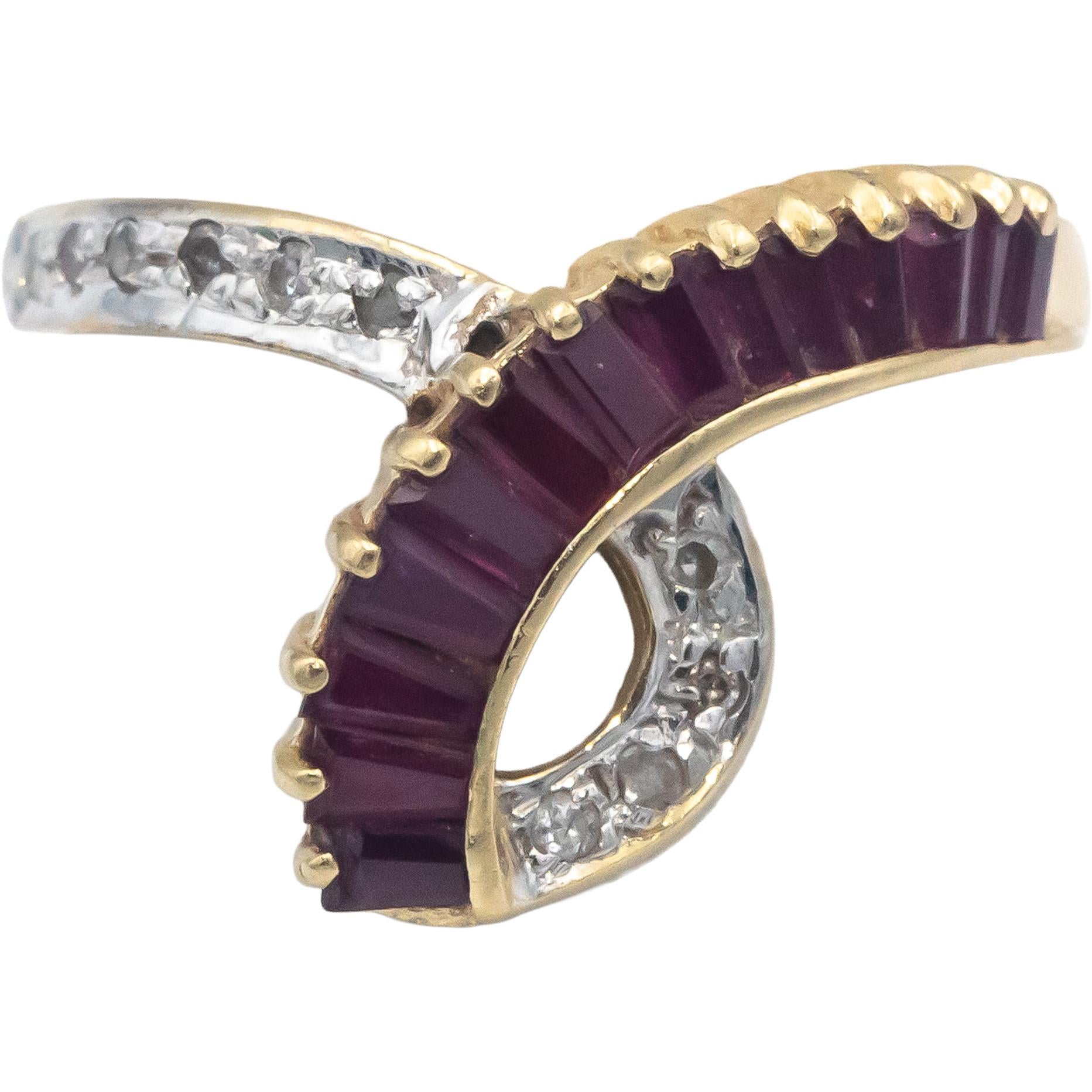 14k Yellow Gold 1.05CT Round Diamond and Baguette Ruby Ring Size 6.25