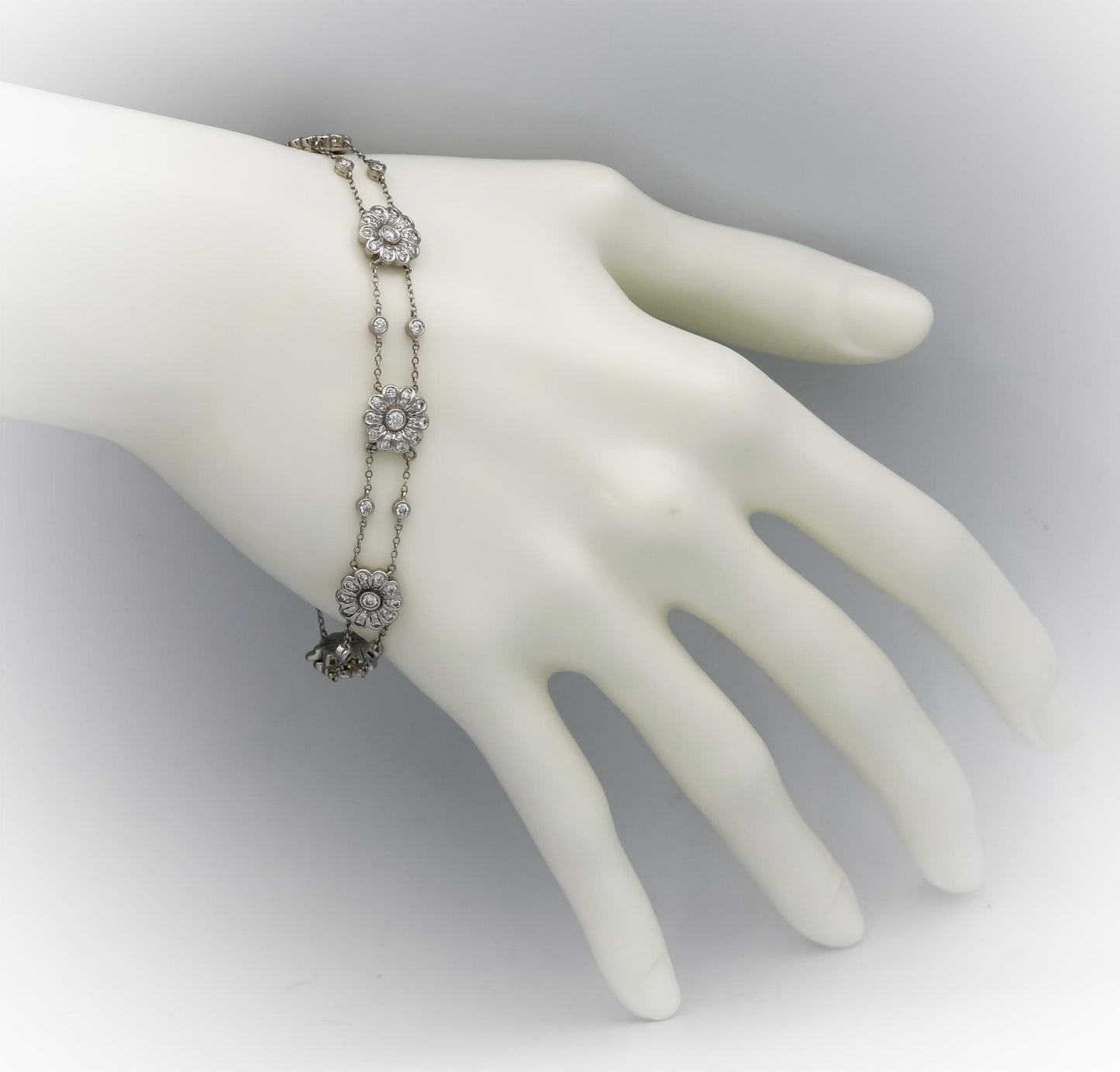 TIFFANY & CO. Platinum VS Round Diamond Rose Collection Bracelet 2.0CT