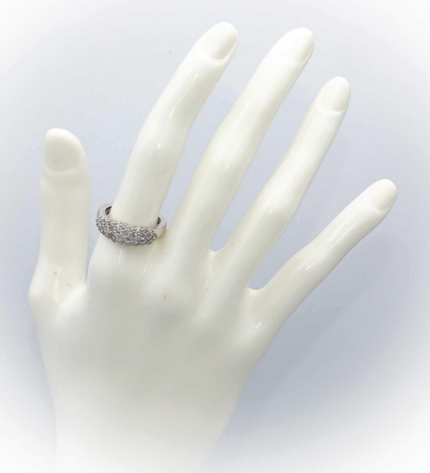 10k White Gold Round Diamond Cluster Band Ring 0.75CT Size 7