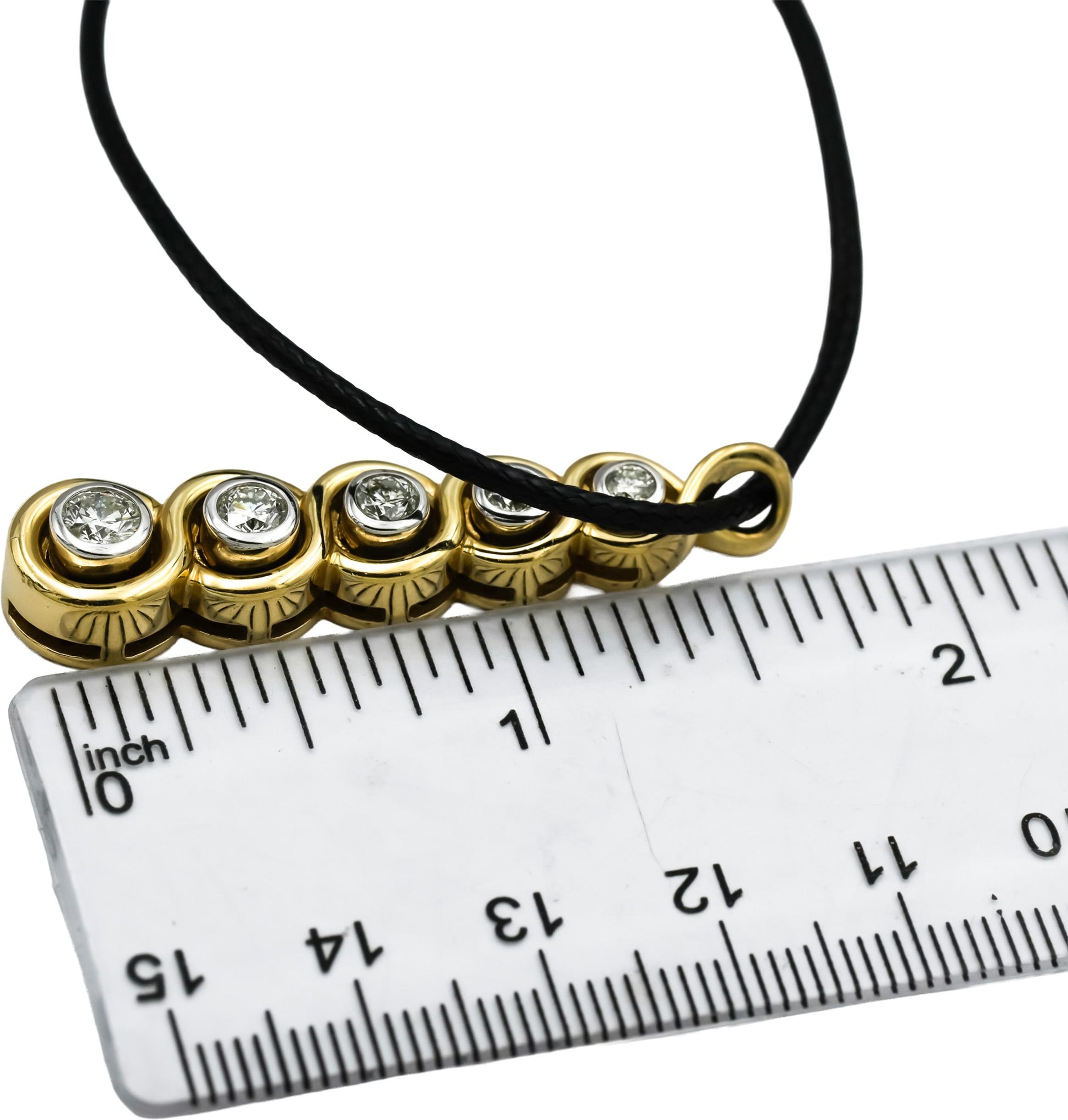 14k Yellow Gold Round Diamond Graduating Pendant Necklace 1.0CT